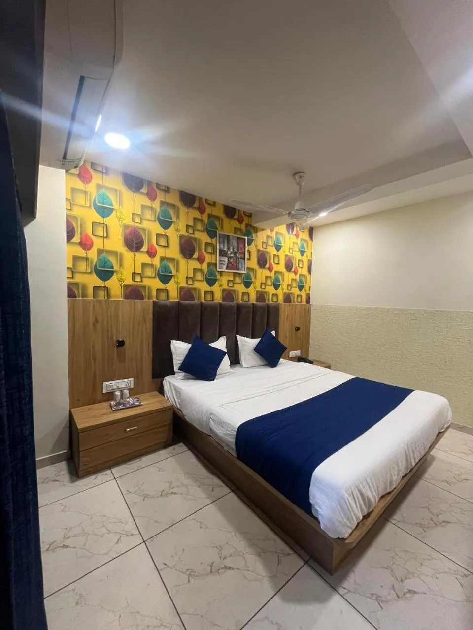 Bedroom, Bed in Hotel Mahaveer