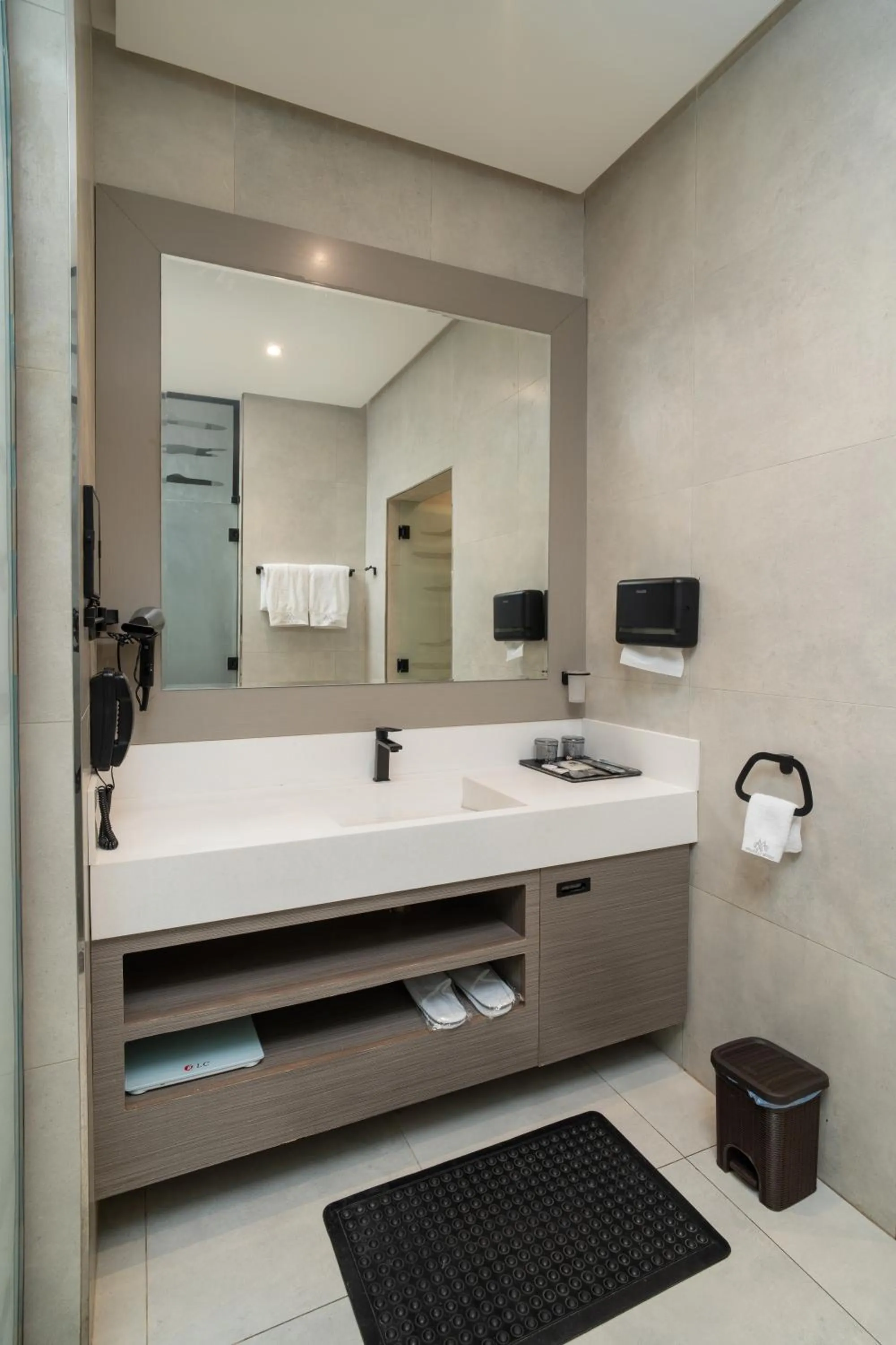 Bathroom in Msharef Almoden hotel