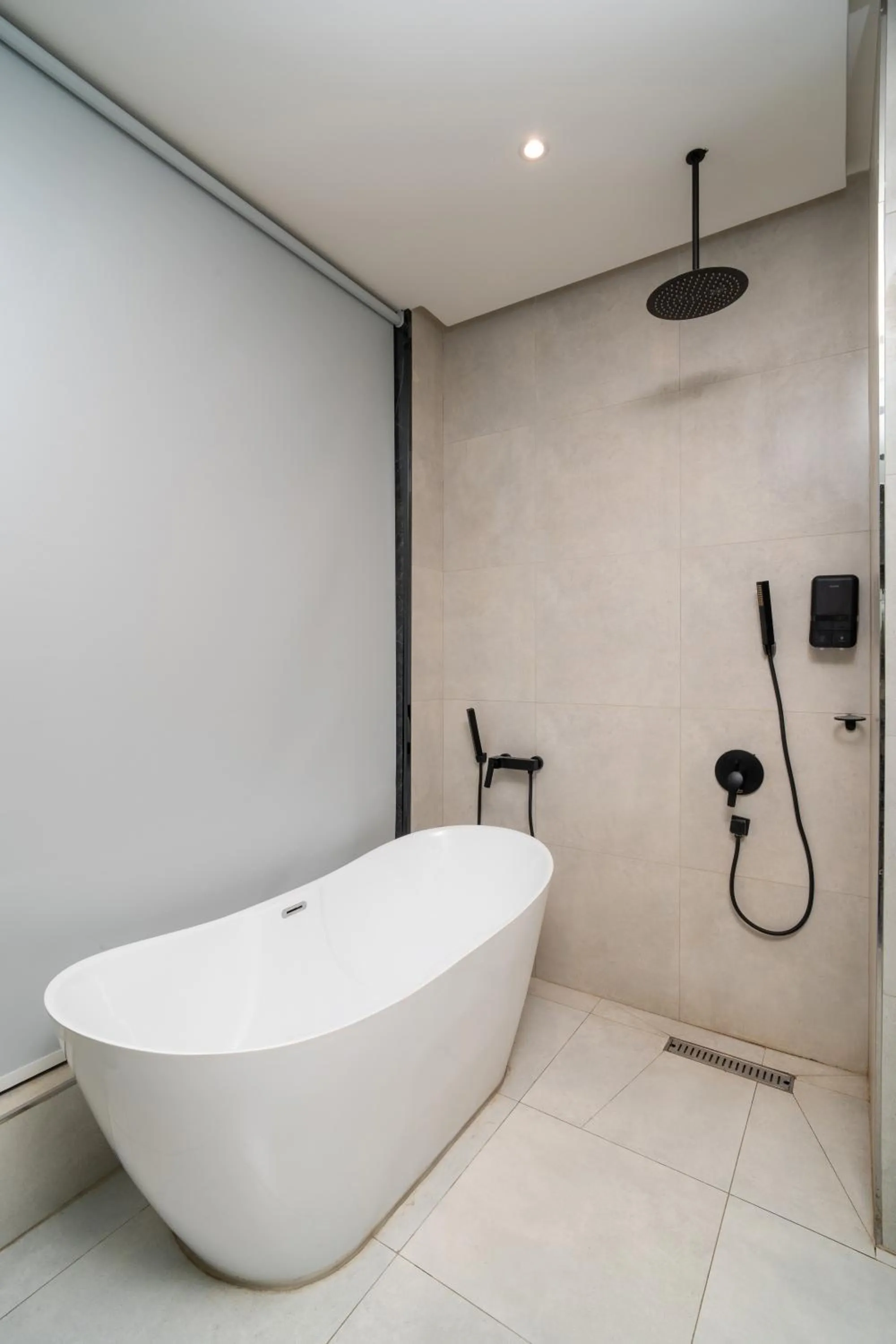 Bath in Msharef Almoden hotel