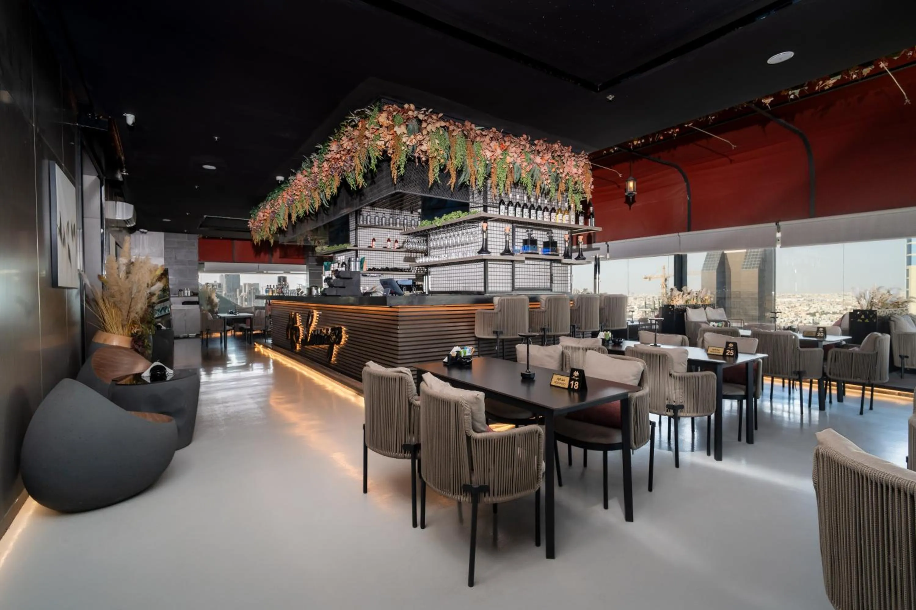 Restaurant/places to eat in Msharef Almoden hotel