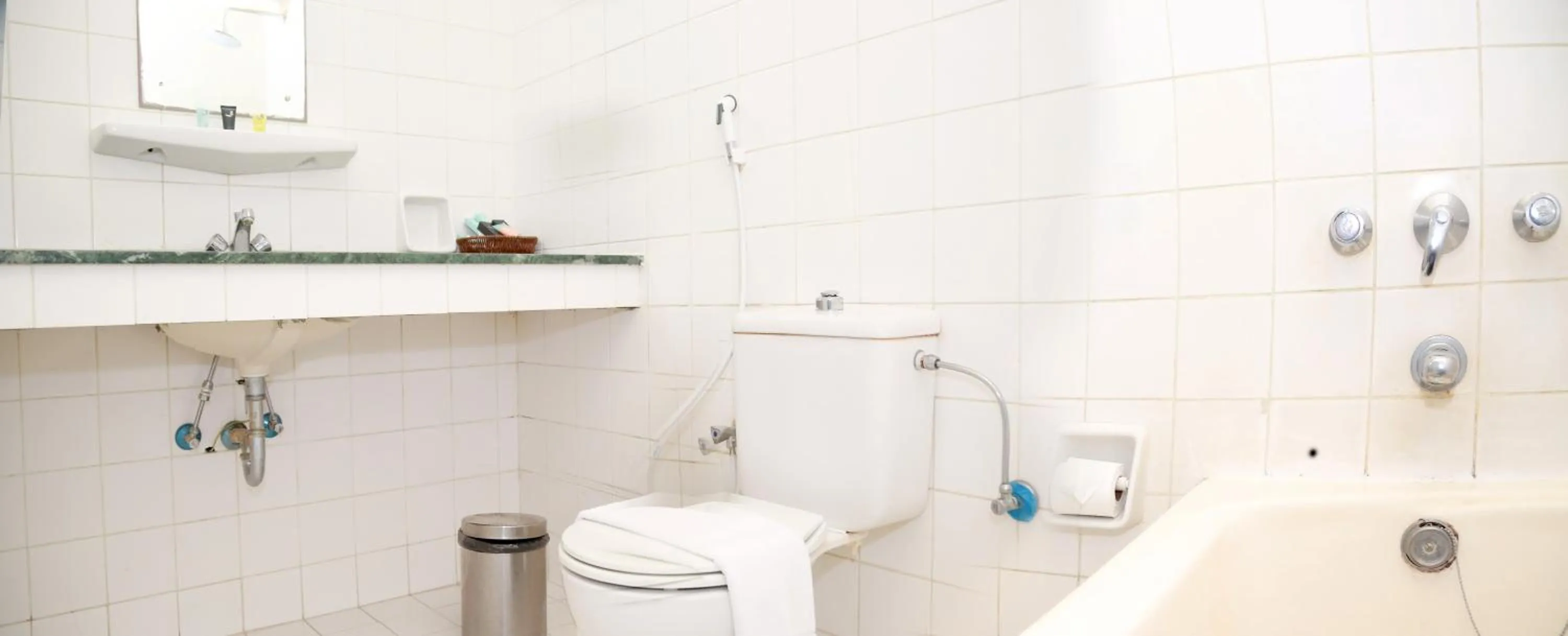 Shower in Ibri Oasis Hotel