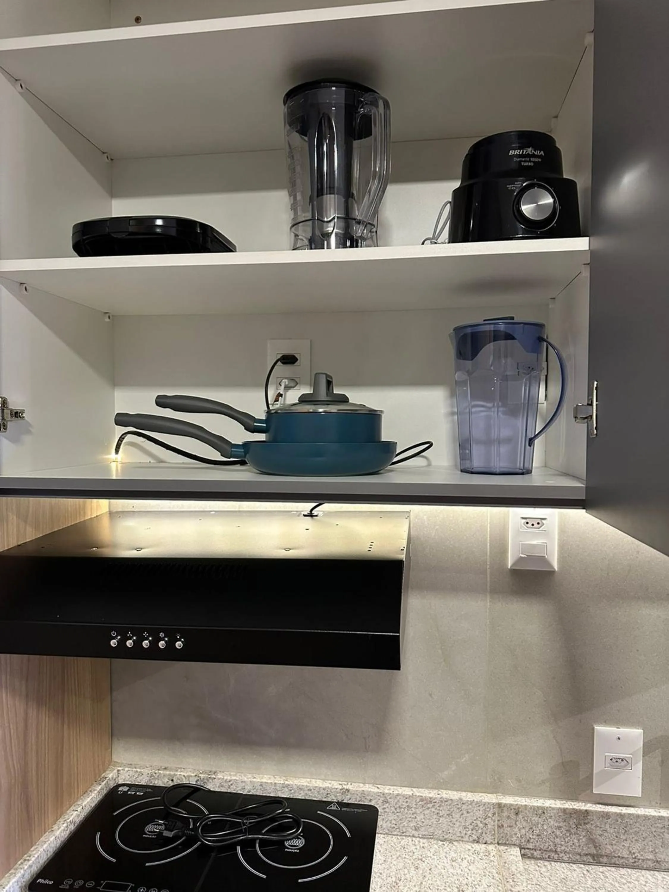 Kitchen or kitchenette in Noroeste Easy by CentoEdez