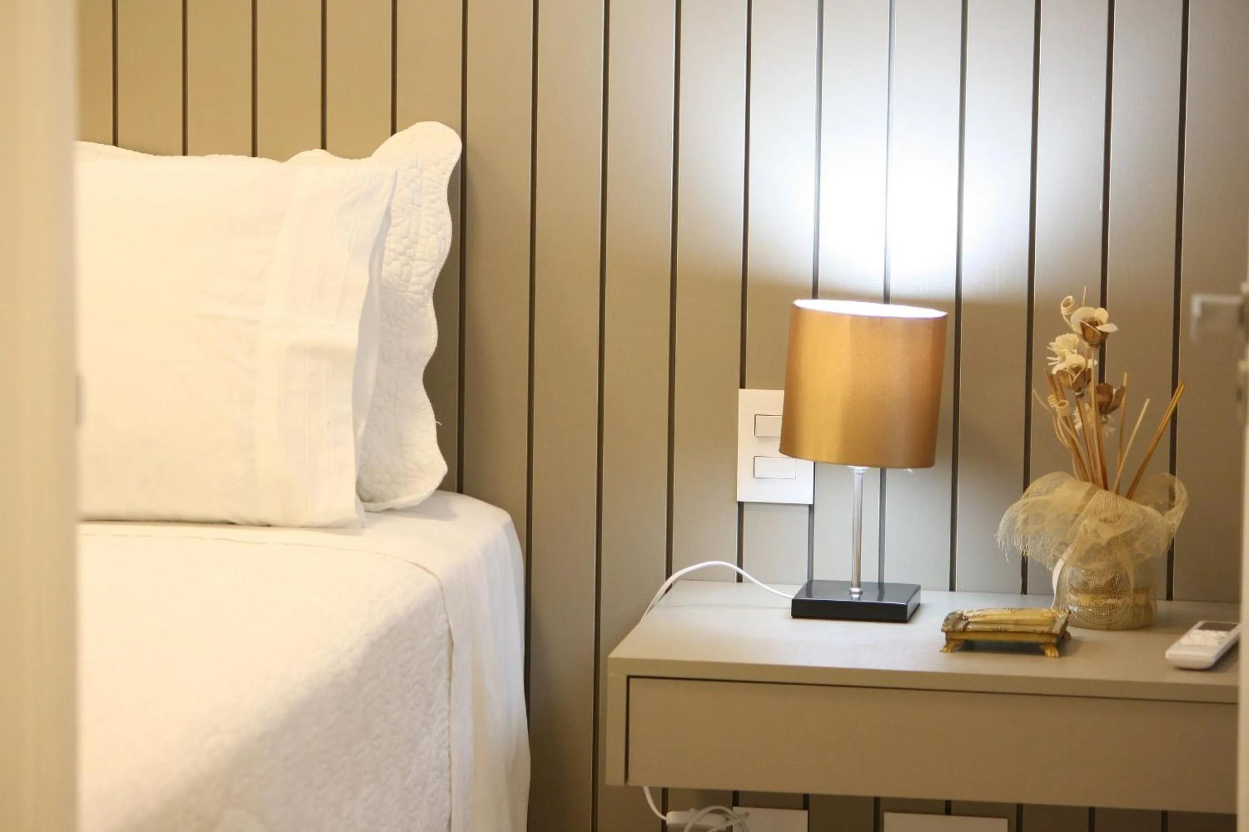 Bedroom, Bed in Noroeste Easy by CentoEdez