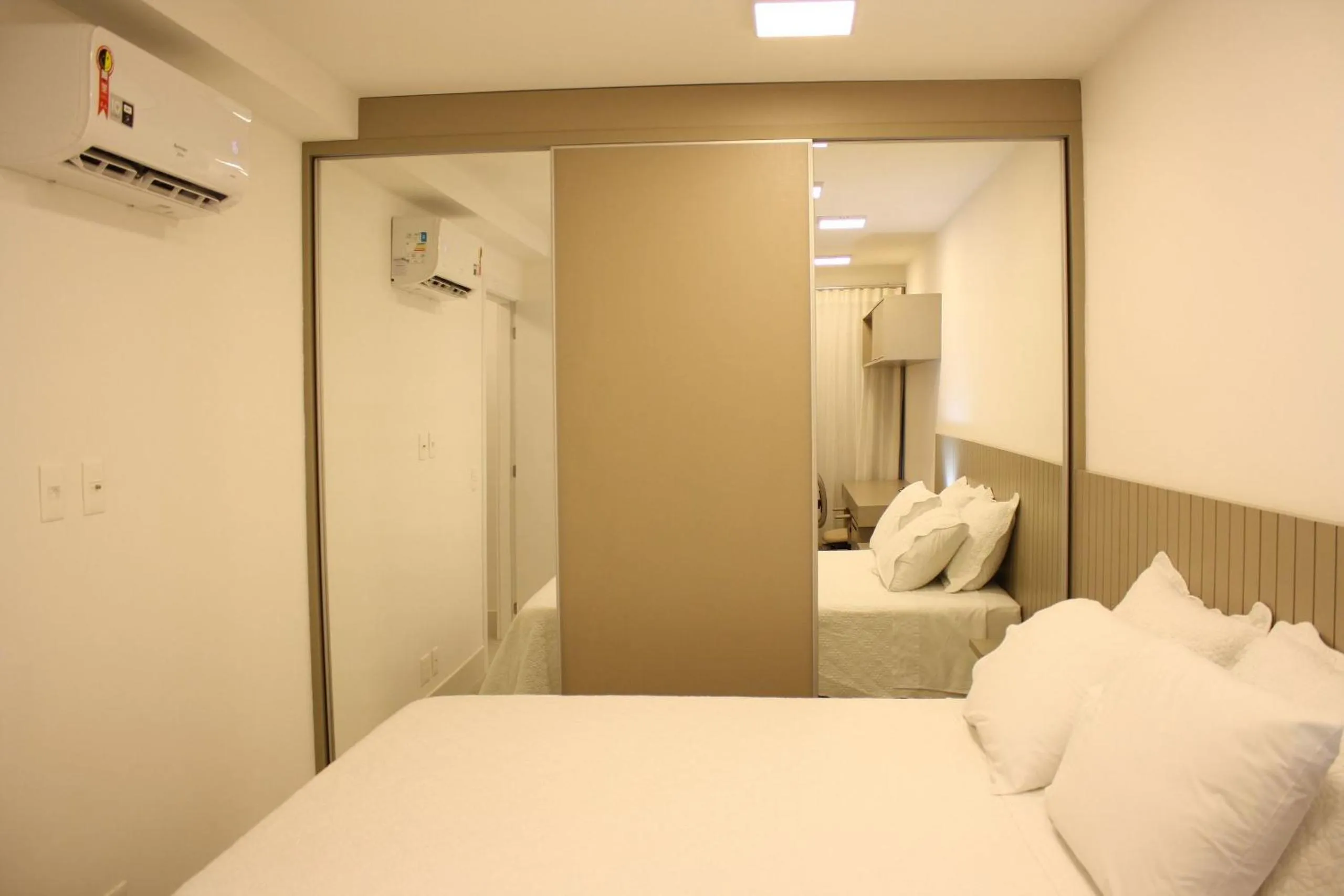 Bedroom, Bed in Noroeste Easy by CentoEdez