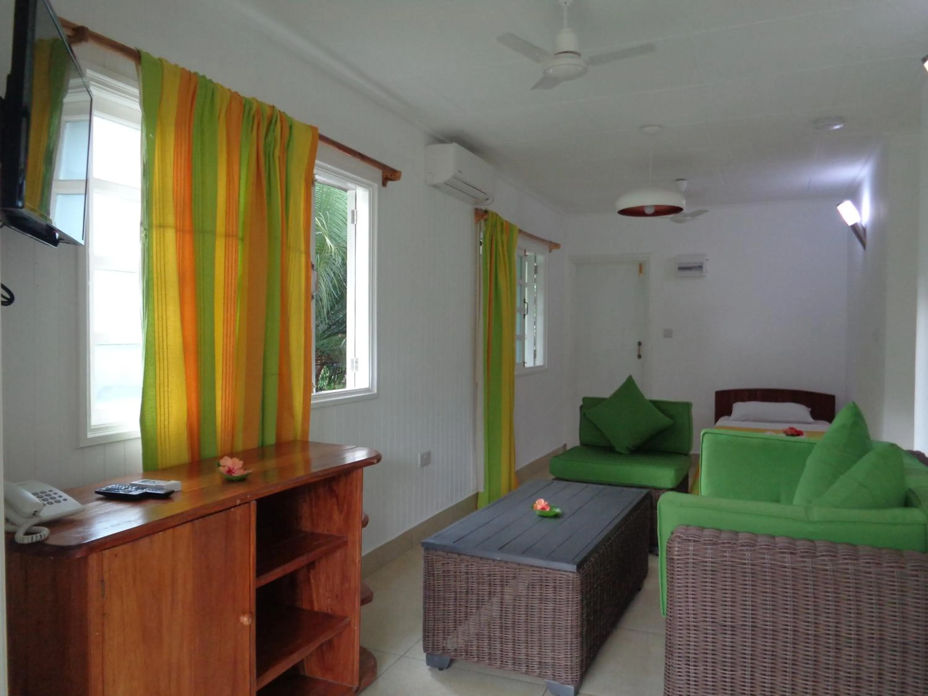 Bed in Chez Michellin Pensions Residence