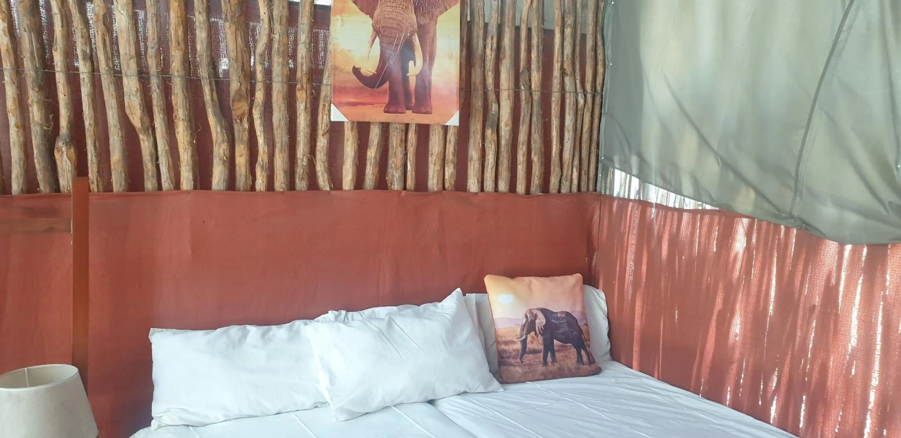 Bedroom, Bed in Paradise Camp Game Lodge