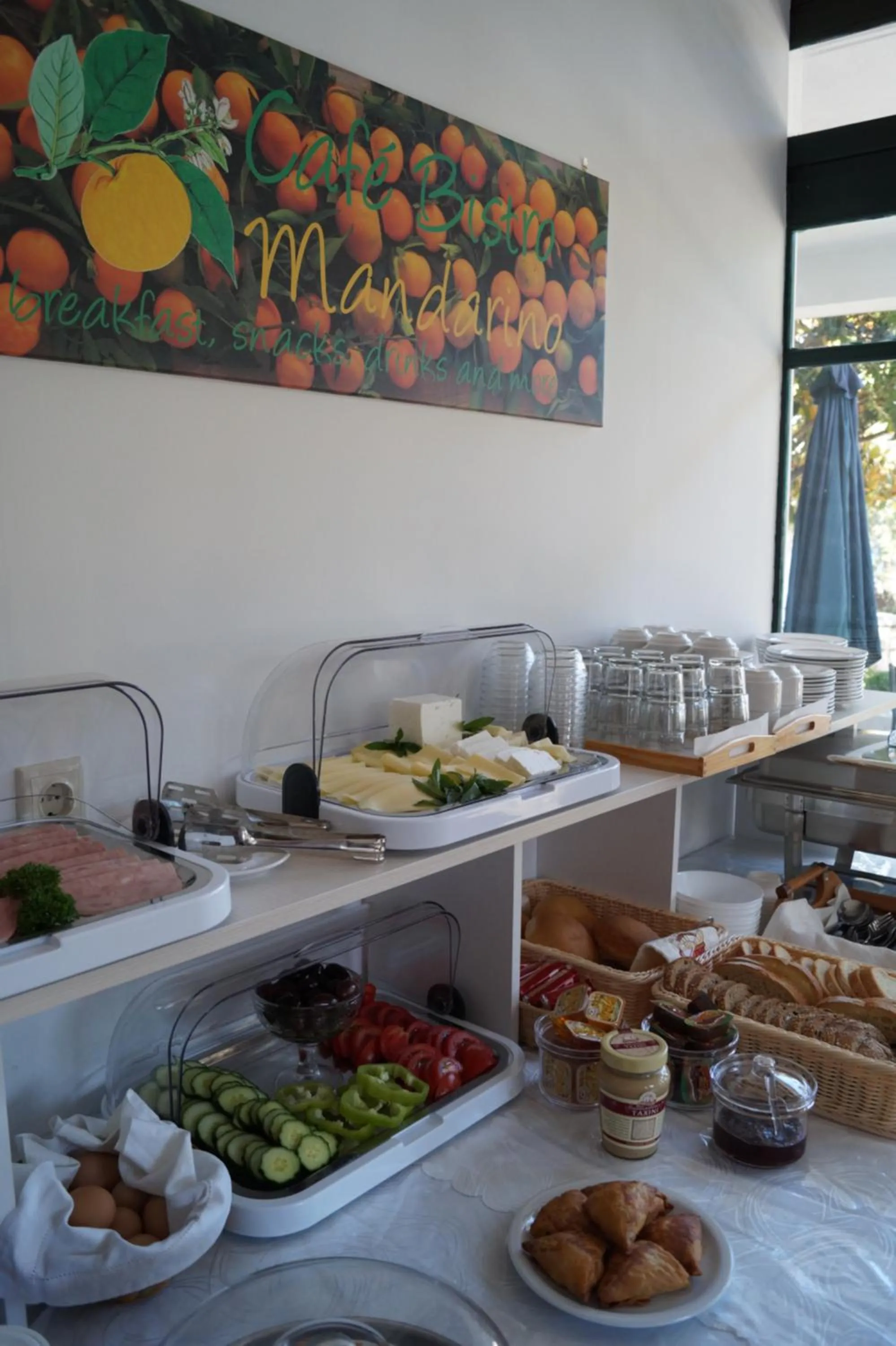 Buffet breakfast in Spiros Studios