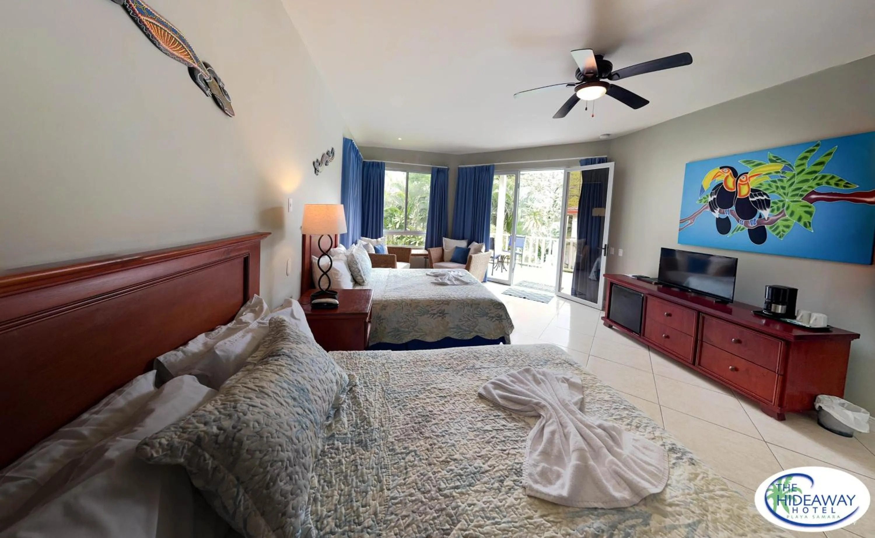 Photo of the whole room, Bed in The Hideaway Hotel