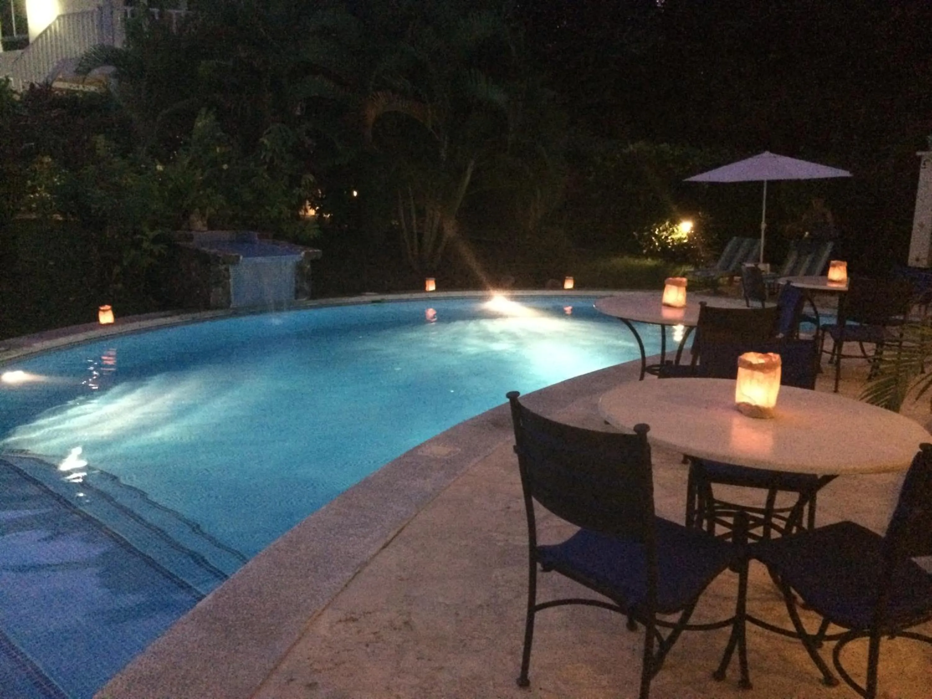 Restaurant/places to eat in The Hideaway Hotel