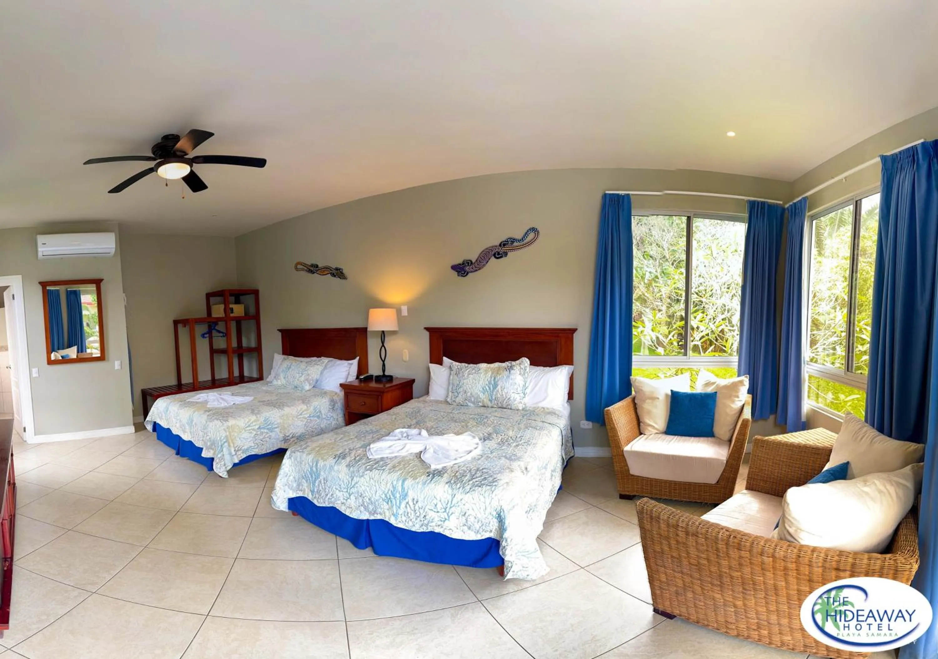 Bedroom, Bed in The Hideaway Hotel