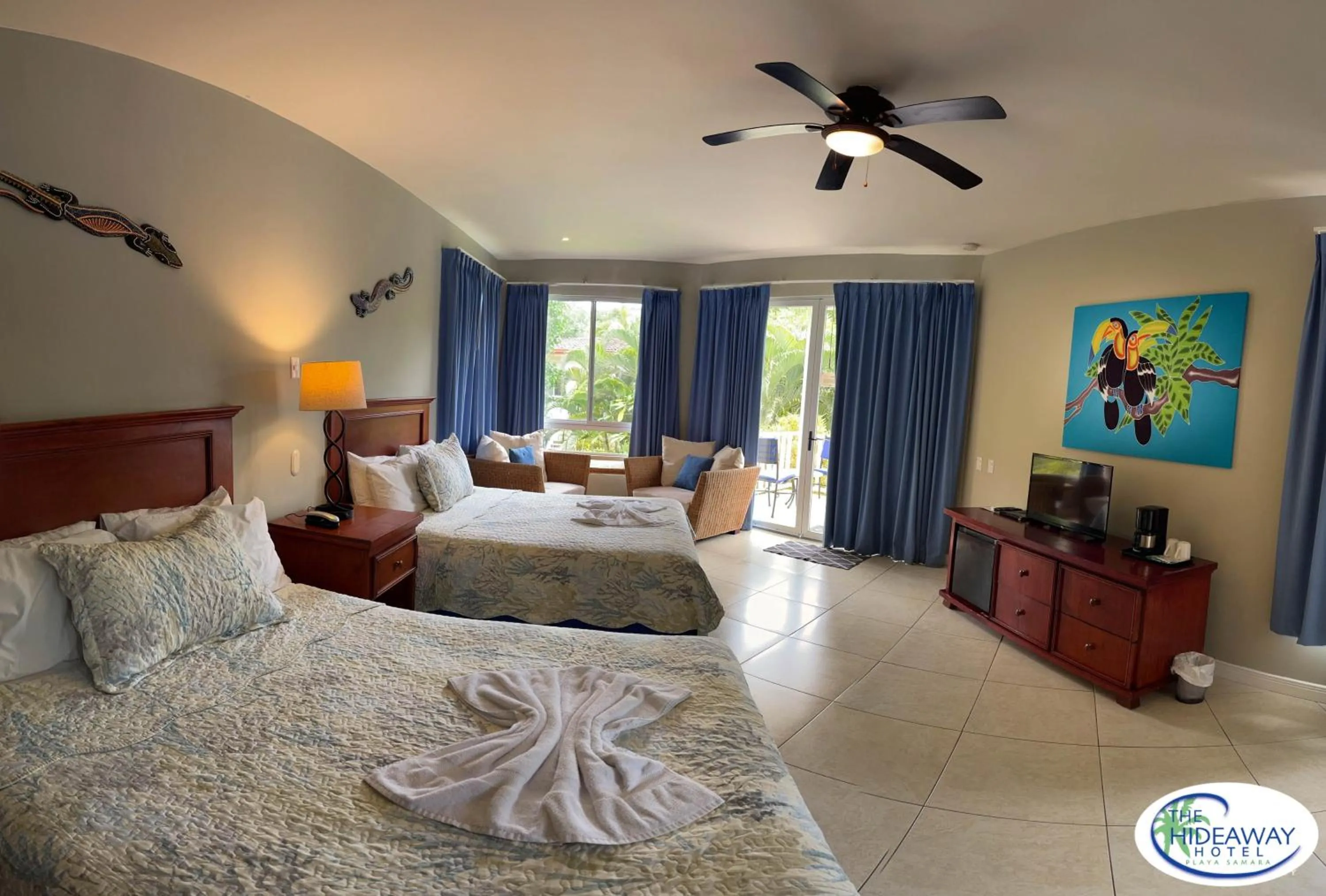 Bedroom, Bed in The Hideaway Hotel