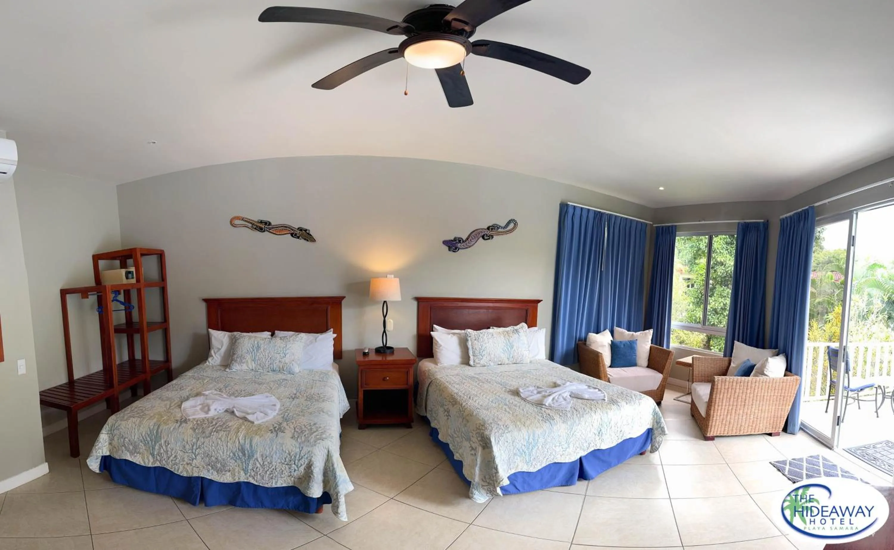 Bedroom, Bed in The Hideaway Hotel