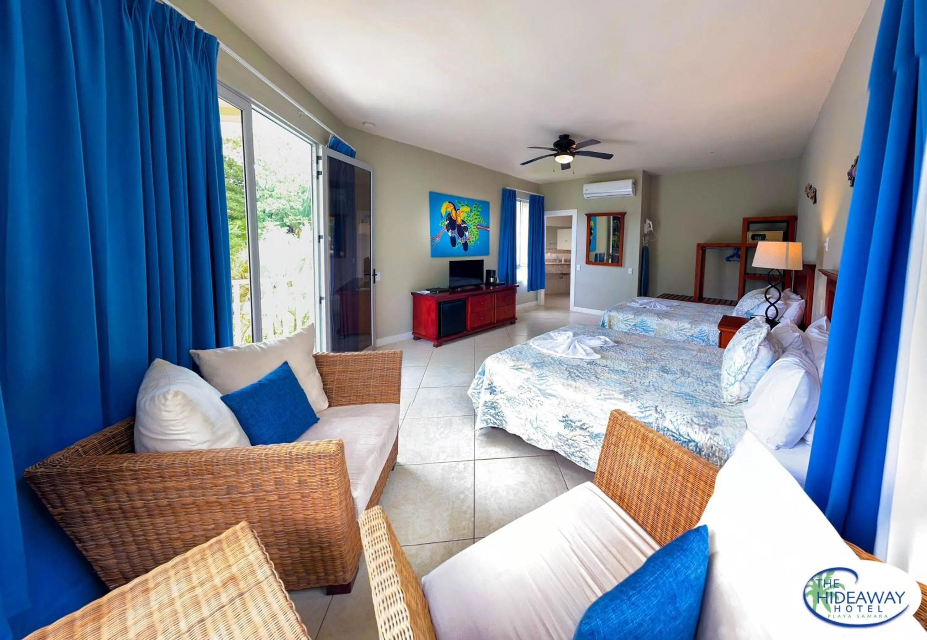 Photo of the whole room, Bed in The Hideaway Hotel