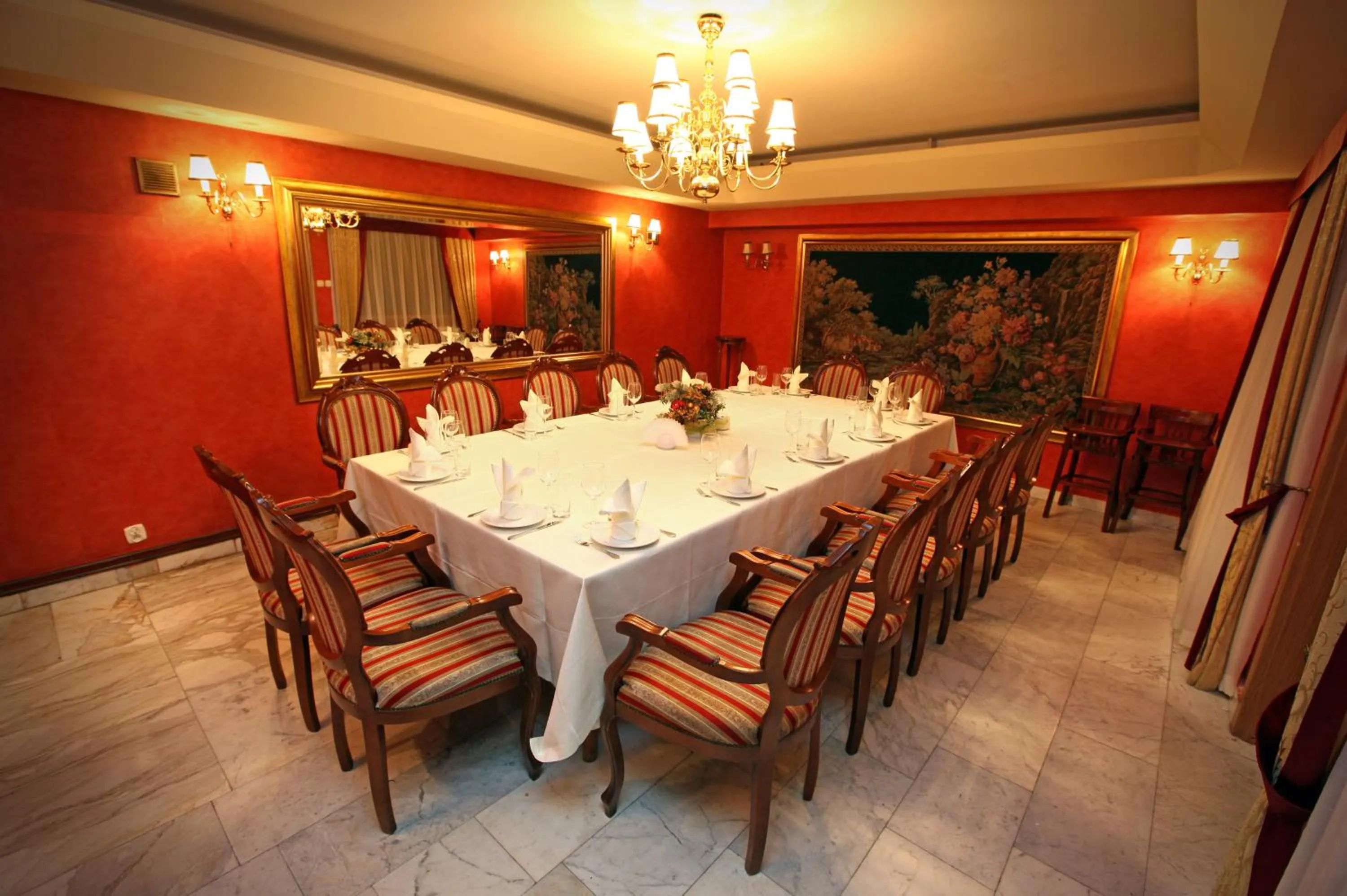 Banquet/Function facilities in Hotel Janusz