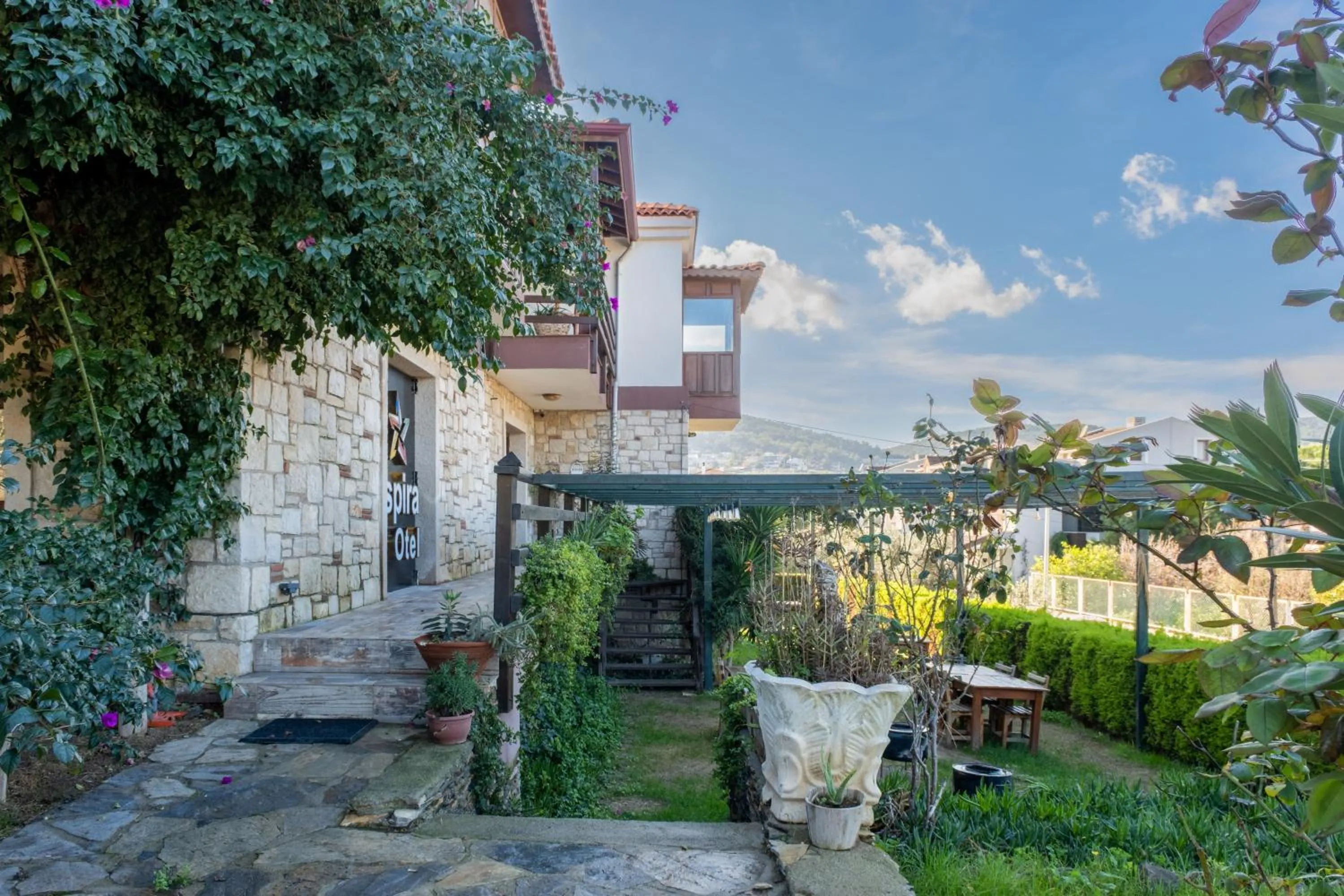 Garden in Espira by Antioch Hotel