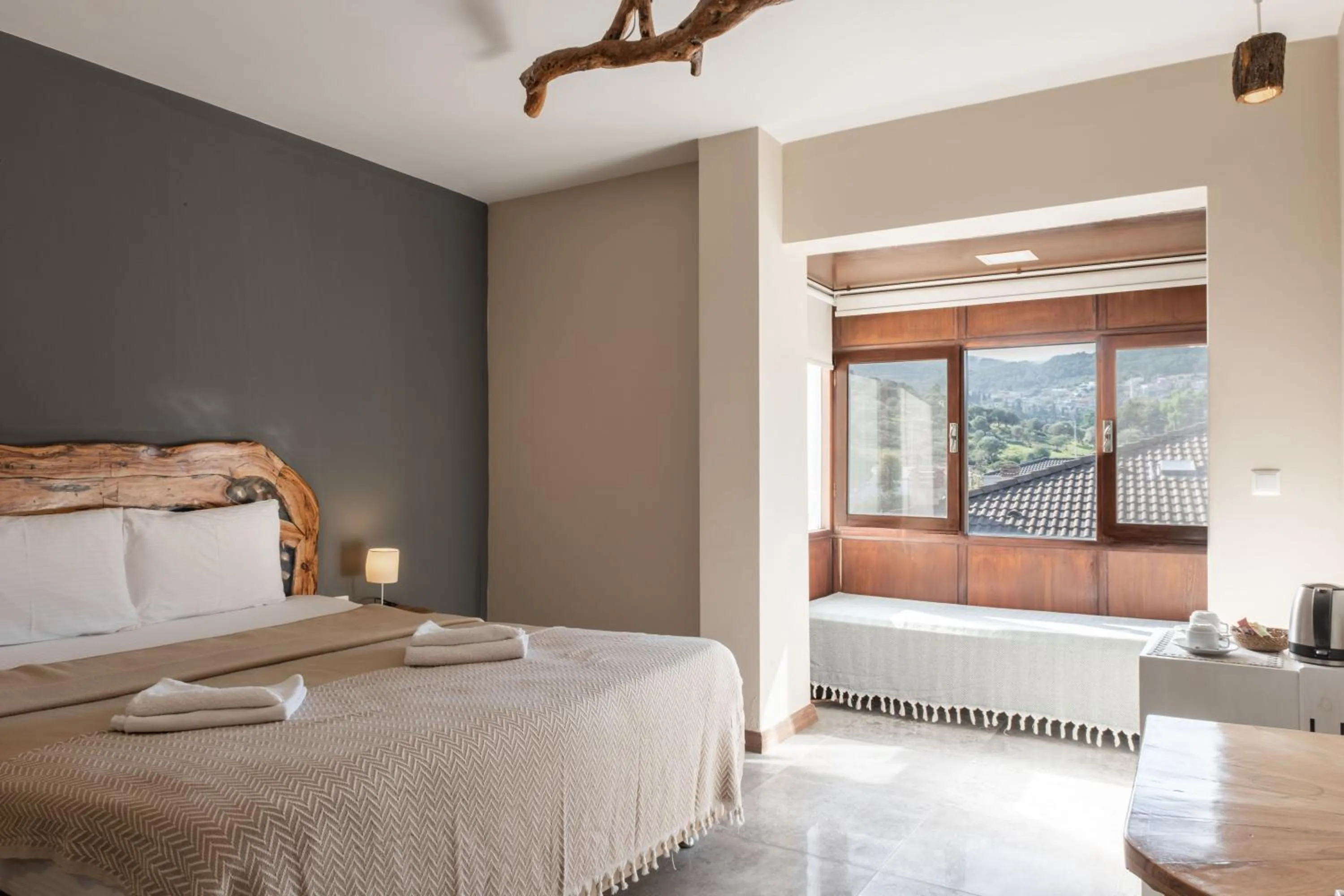 Photo of the whole room, Bed in Espira by Antioch Hotel