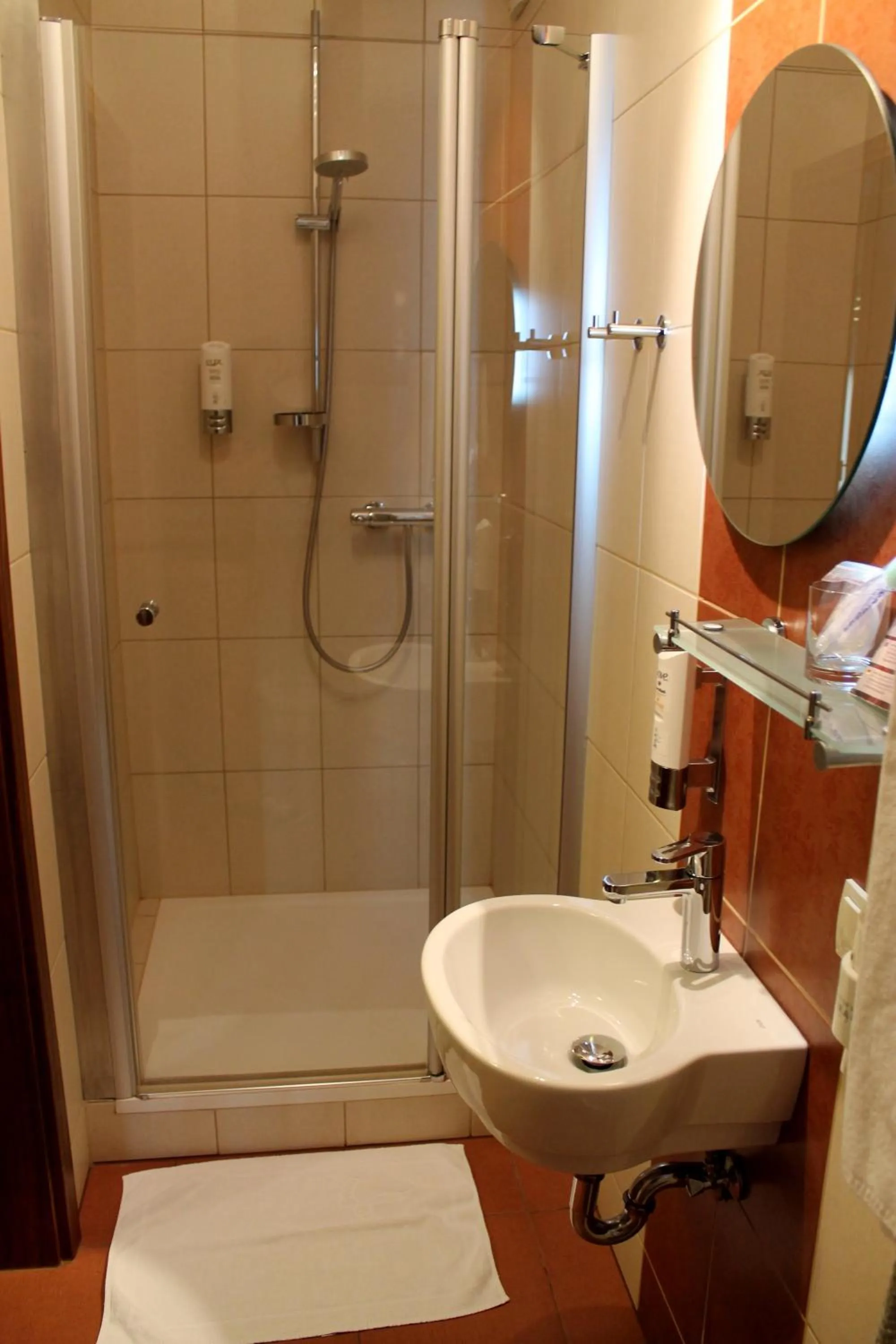 Bathroom in Hotel Linder