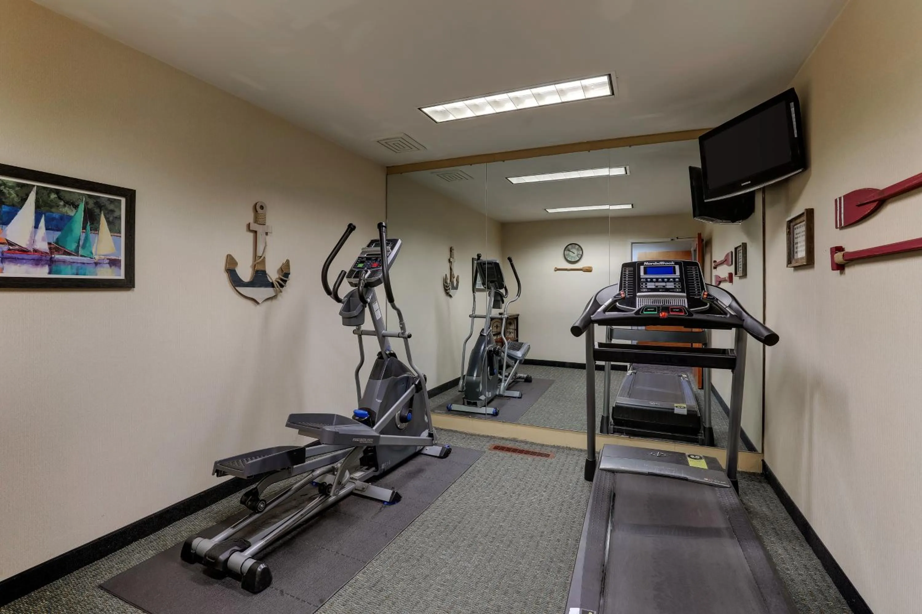 Fitness centre/facilities in Stoney Creek Inn Quincy