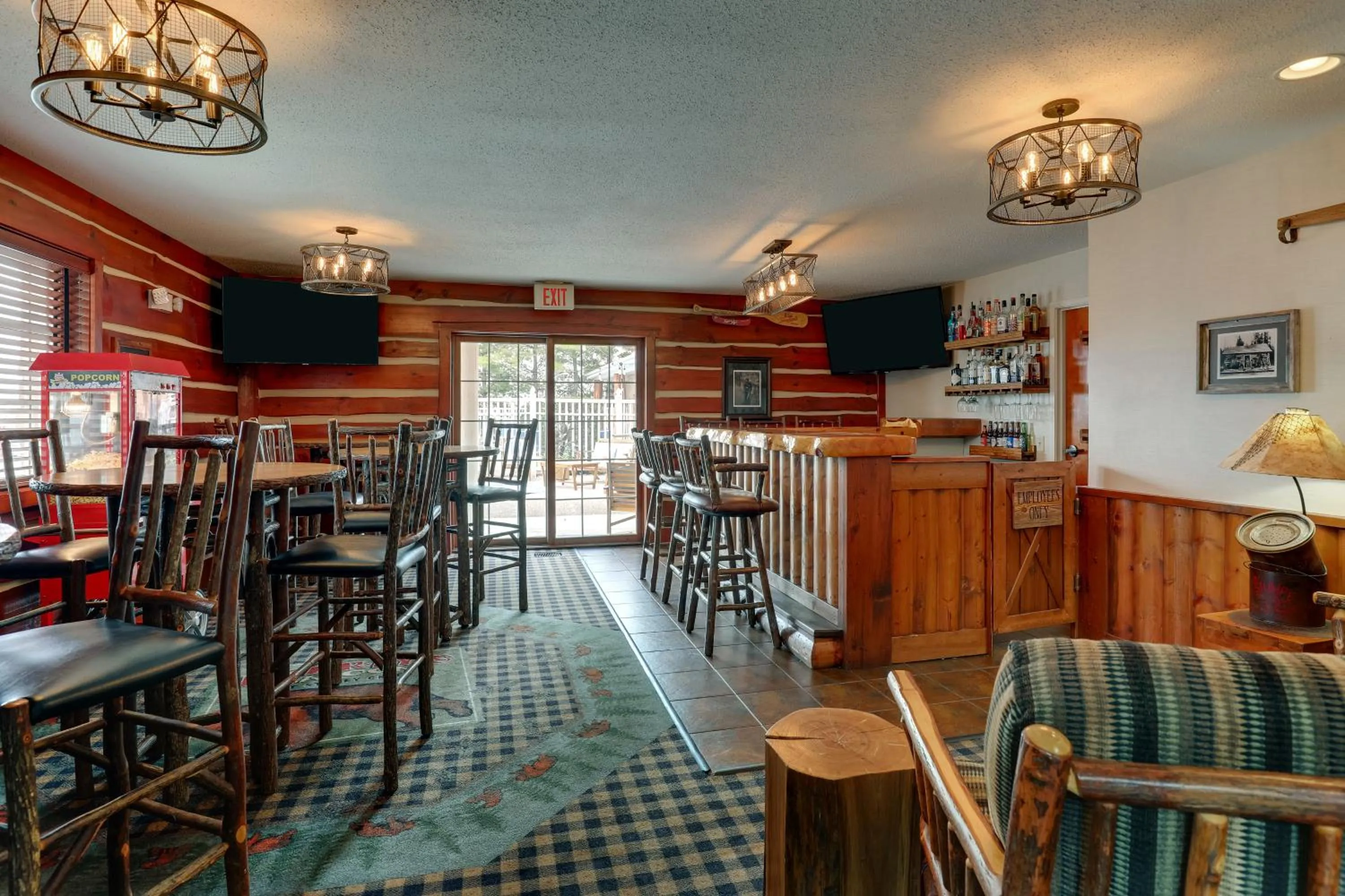 Lounge or bar in Stoney Creek Inn Quincy