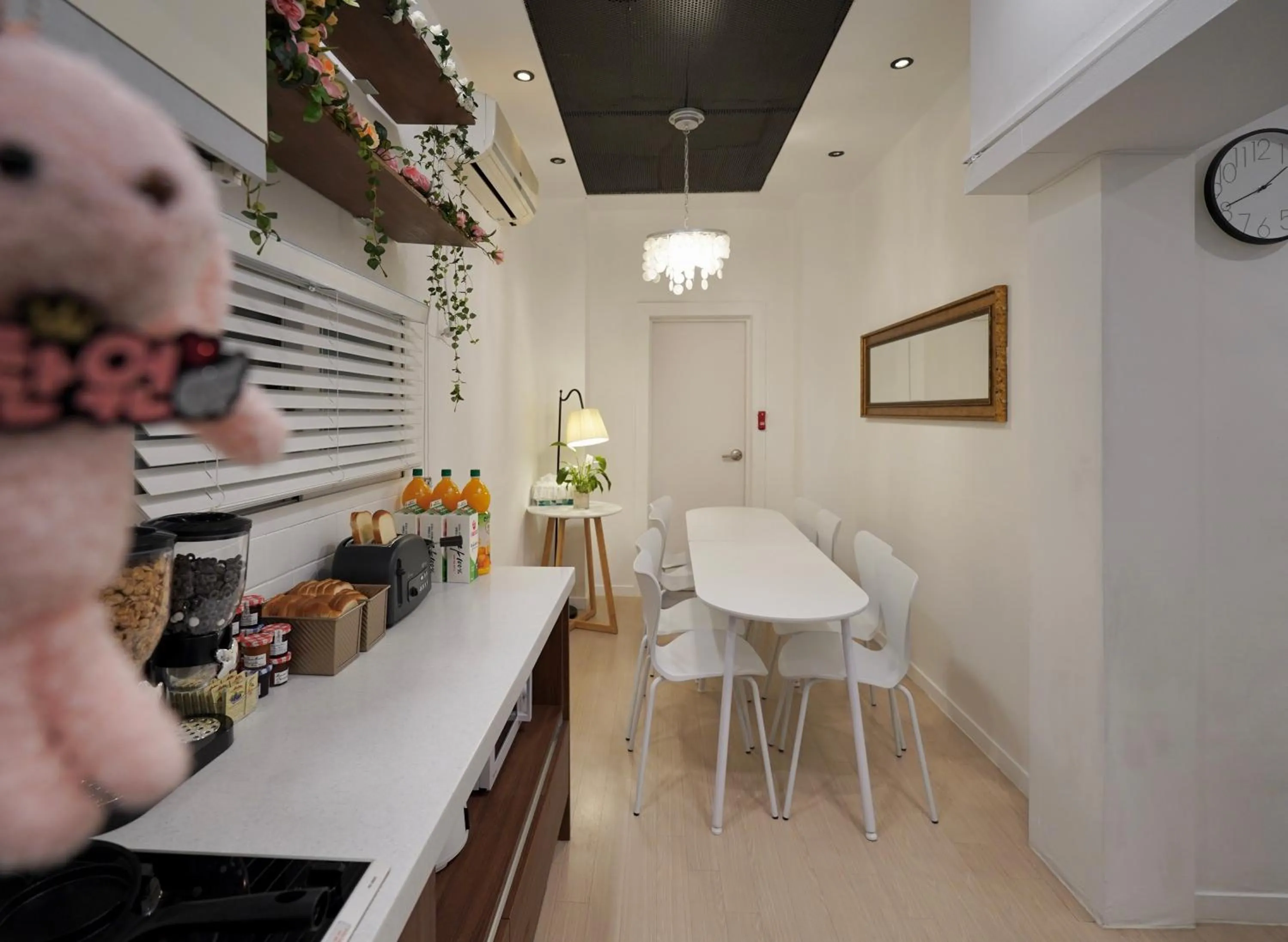 Kitchen or kitchenette in Soo Guest House