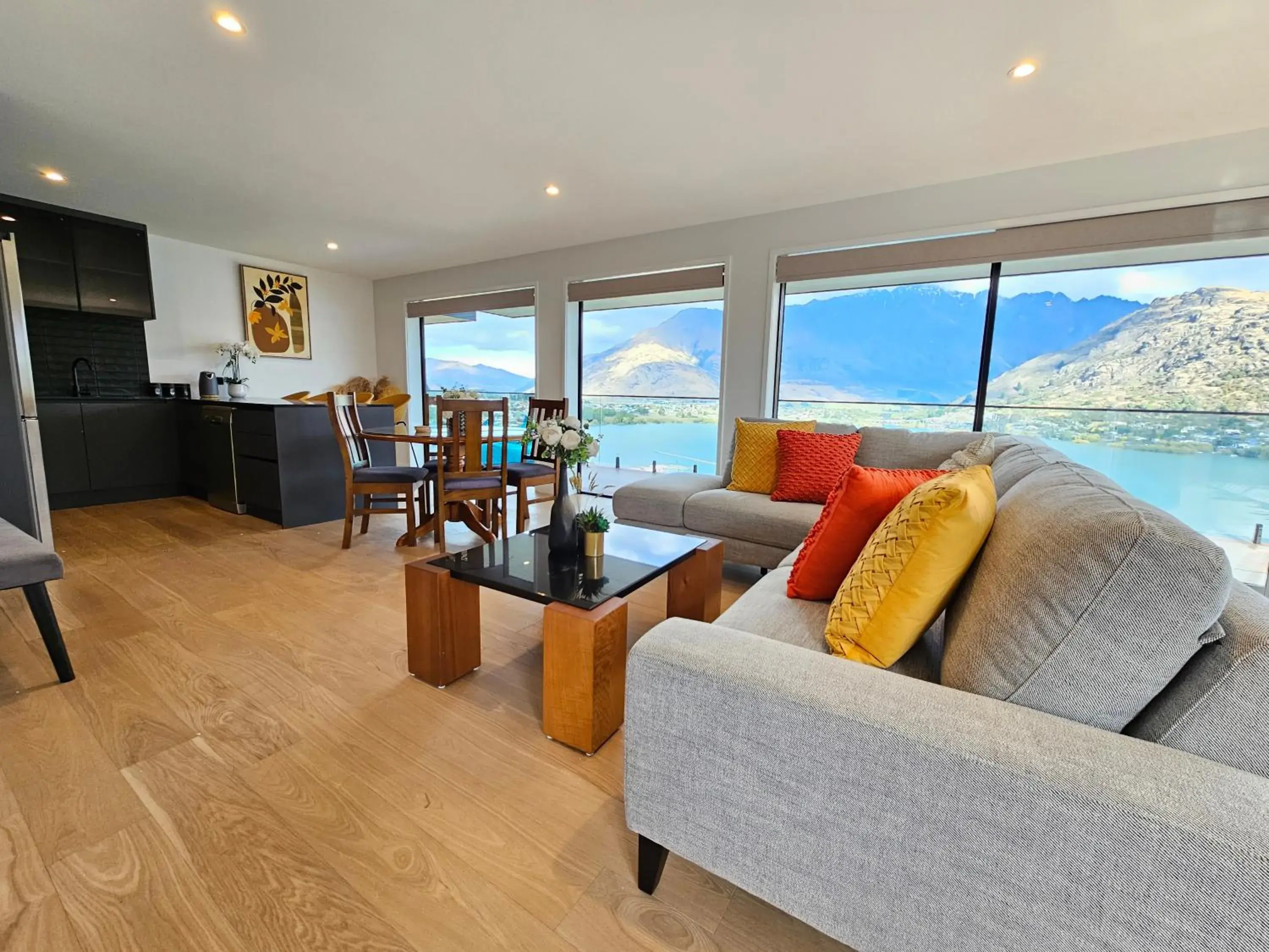 Two-Bedroom Apartment in Elia's House Two-Bedroom Apartment in Elia's House