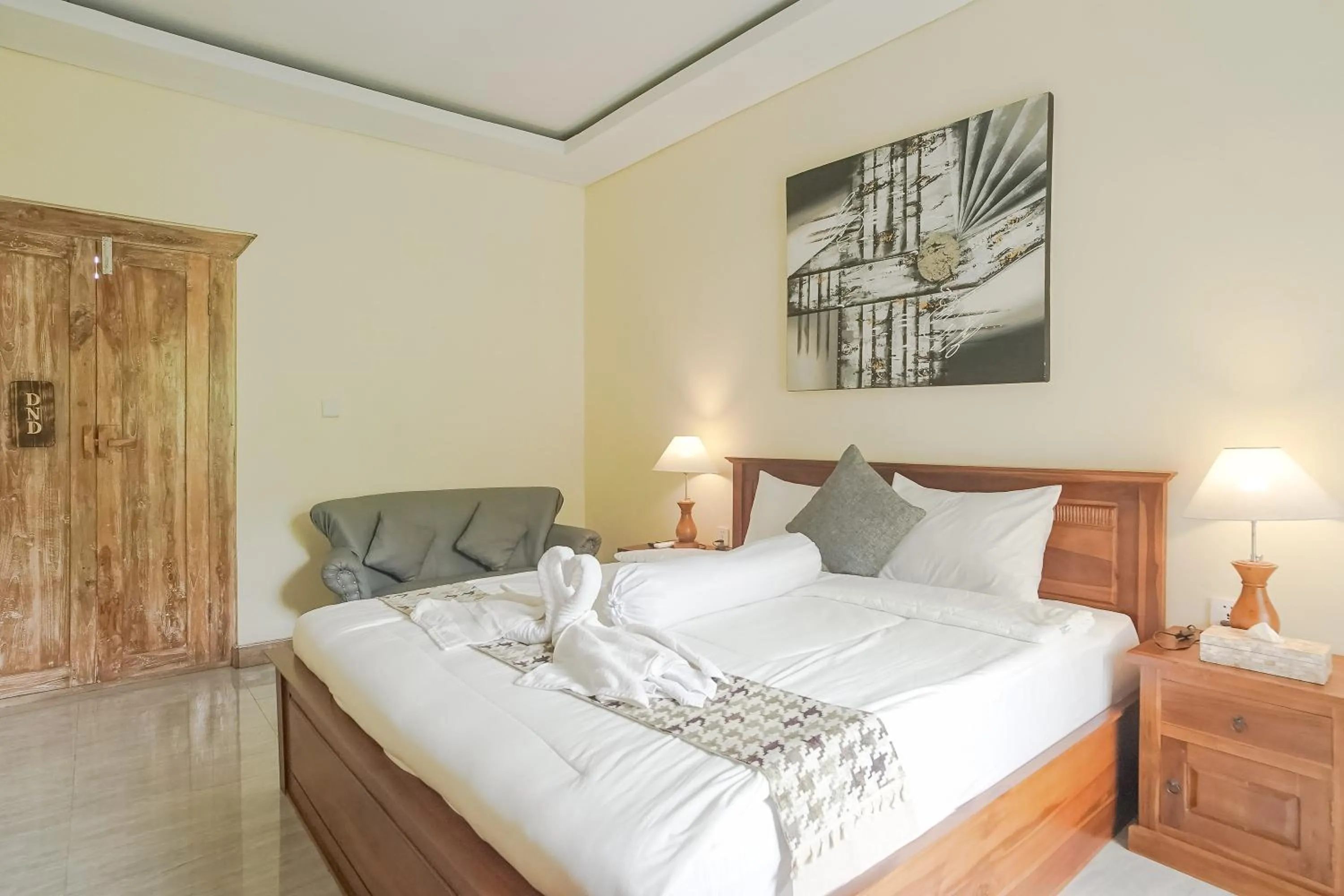 Bed in Giri Krisna Guest House