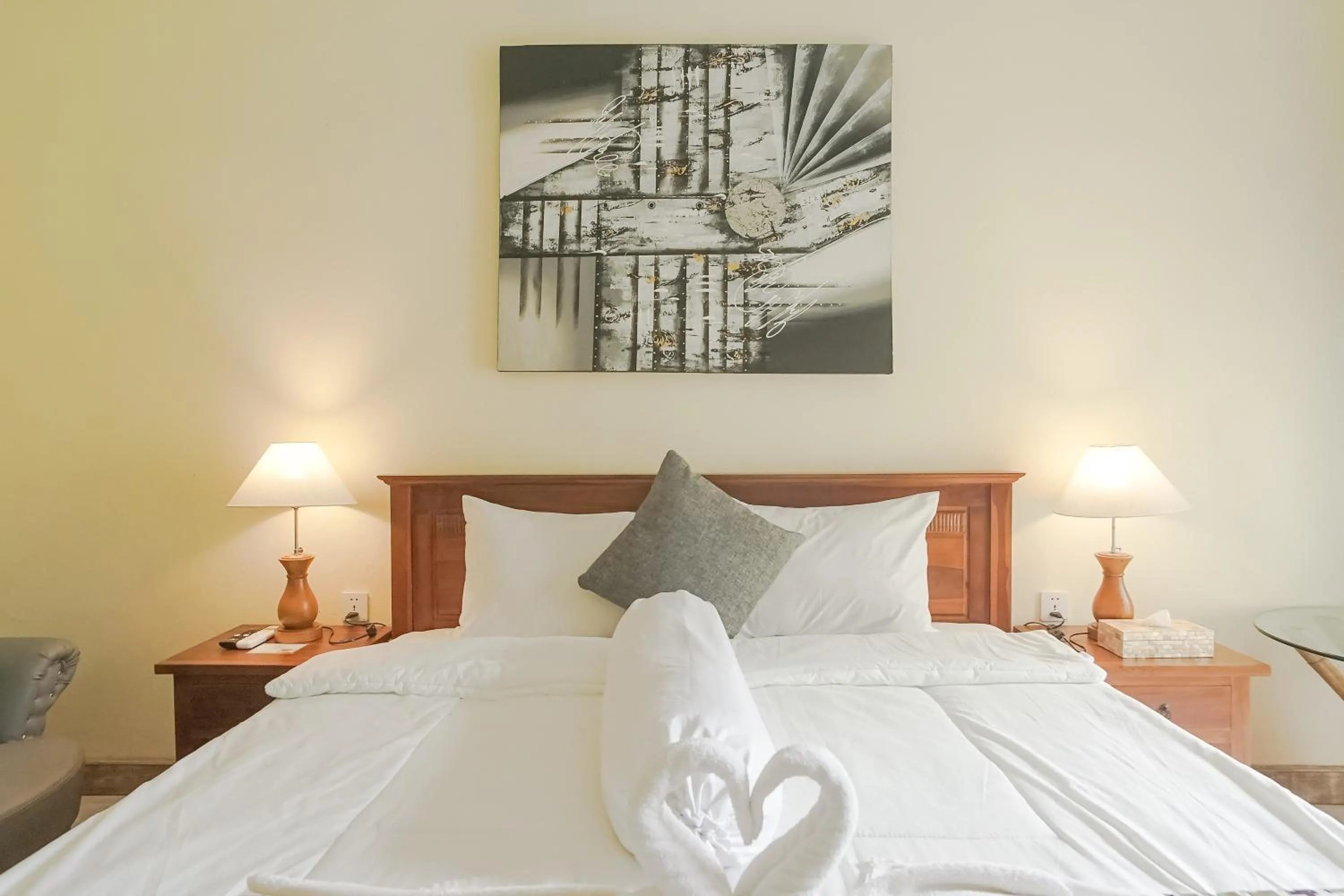 Bed in Giri Krisna Guest House