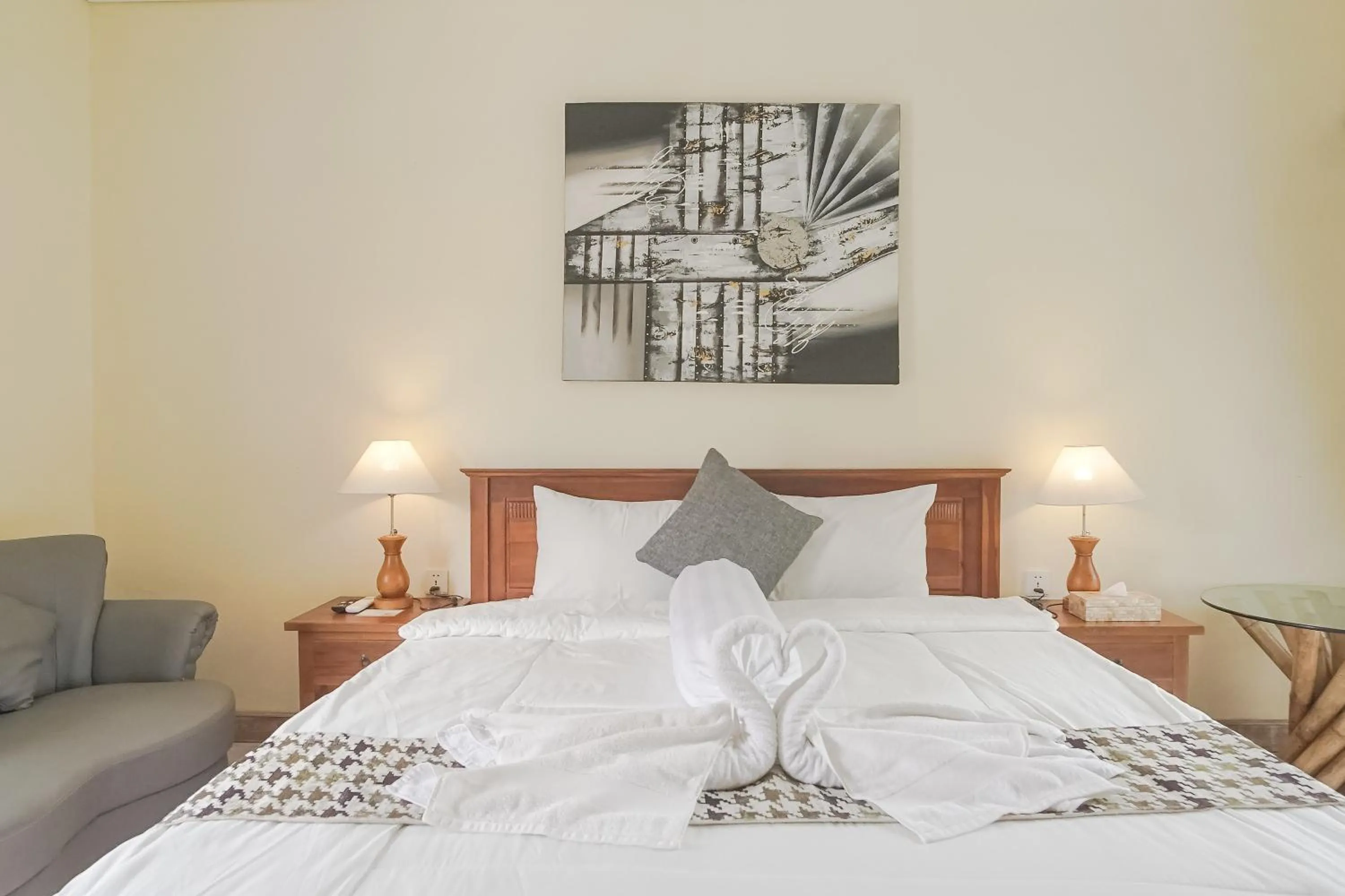 Bed in Giri Krisna Guest House