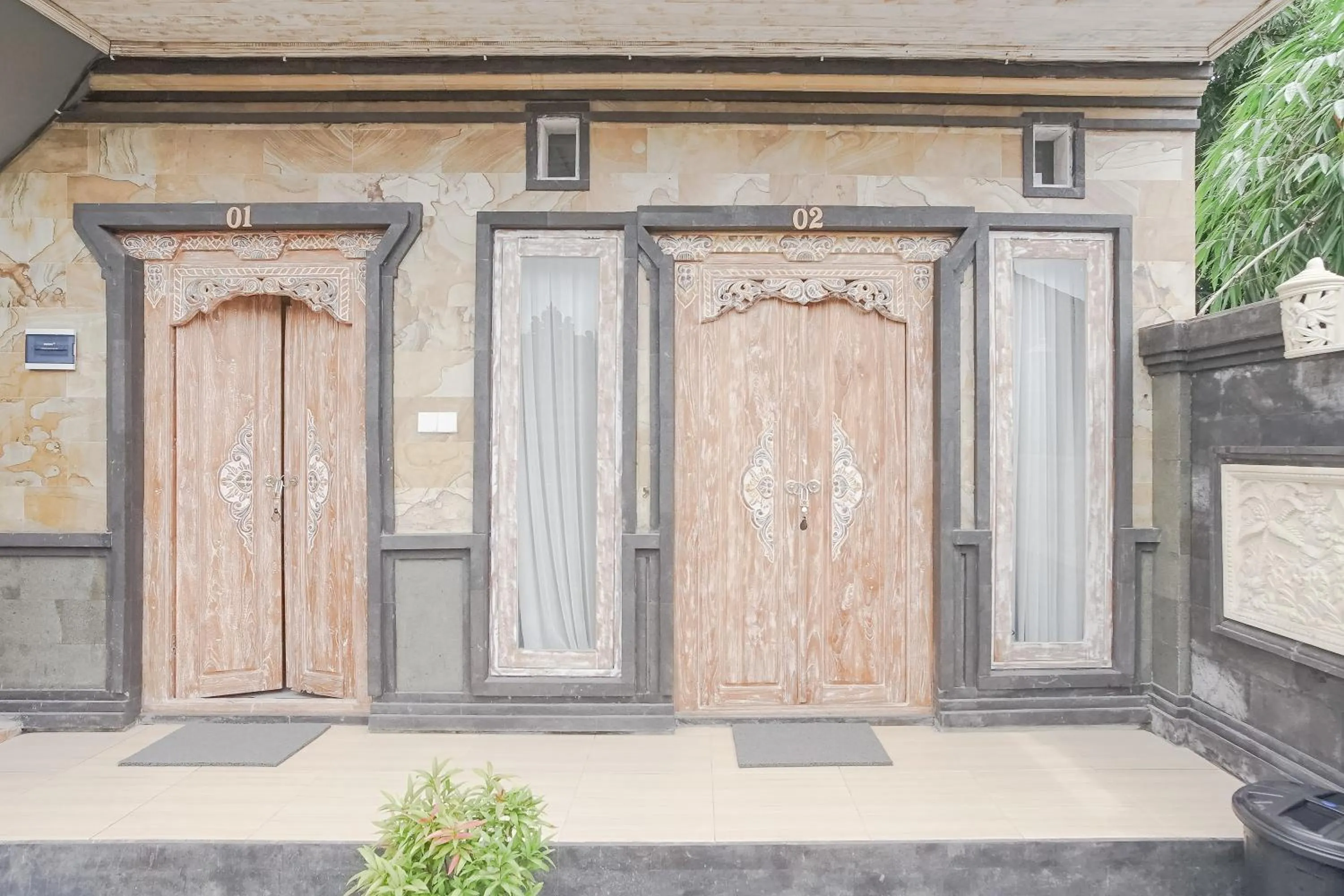 Facade/entrance in Giri Krisna Guest House