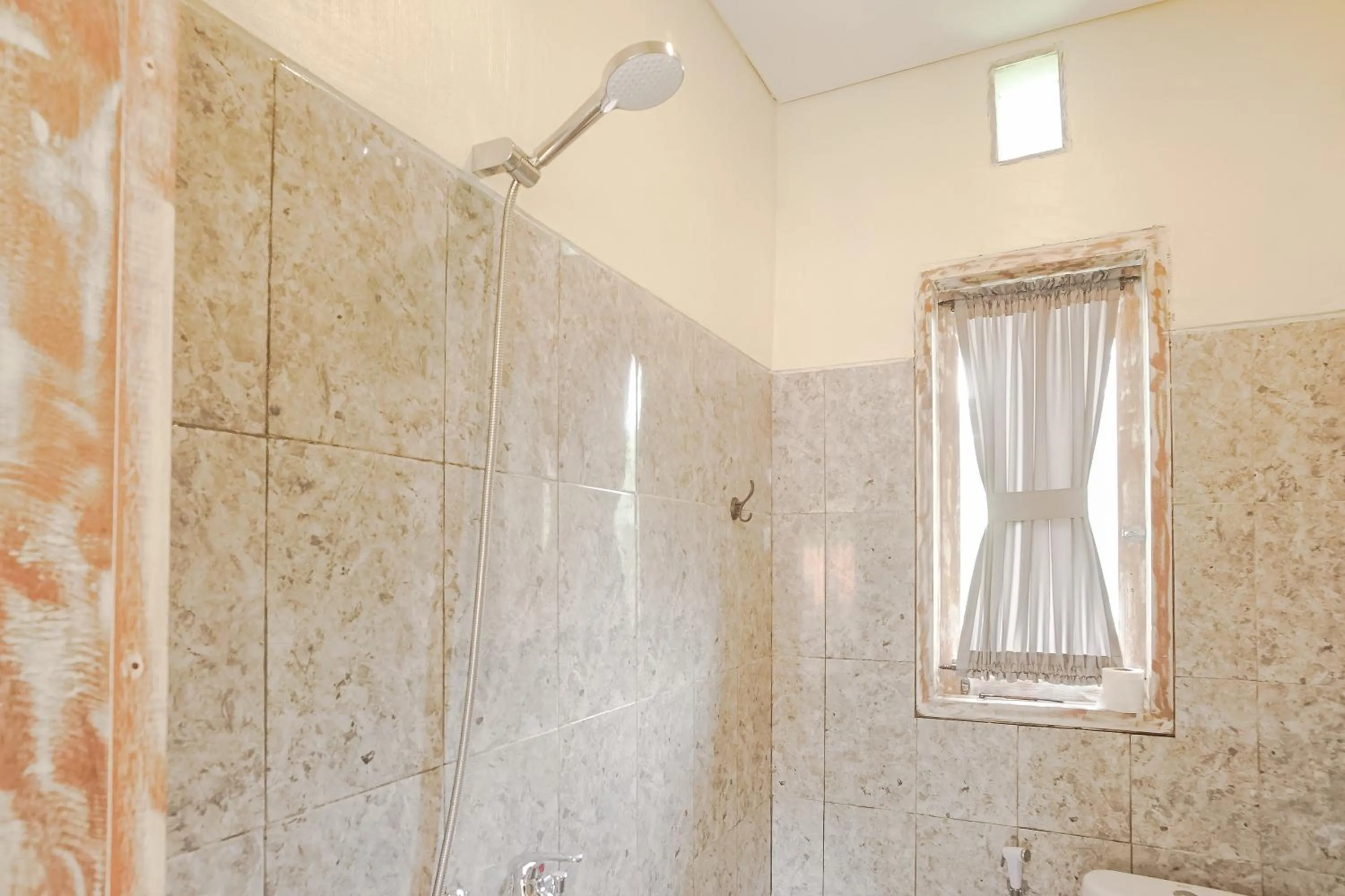 Bathroom in Giri Krisna Guest House