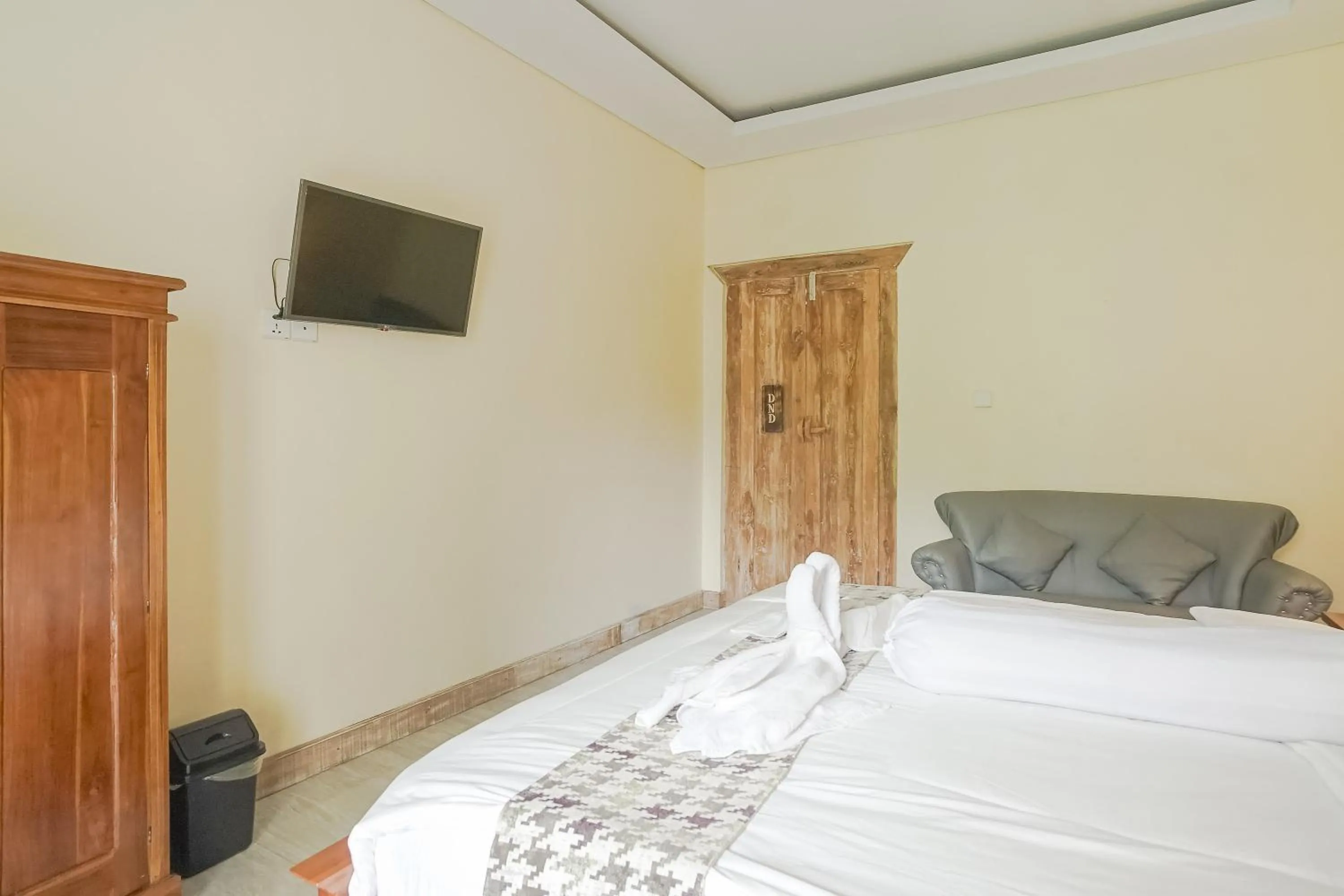 Bed in Giri Krisna Guest House