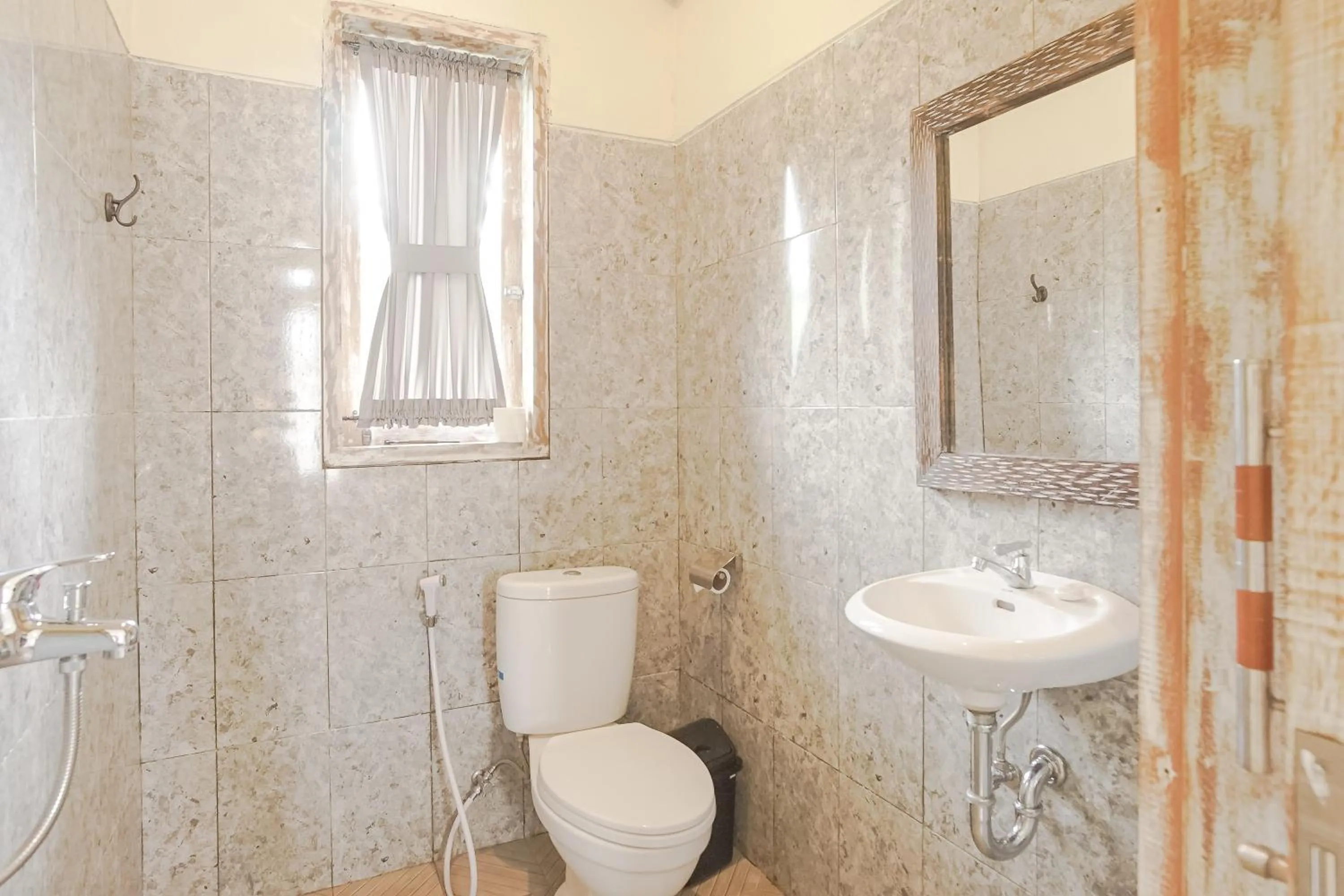 Bathroom in Giri Krisna Guest House