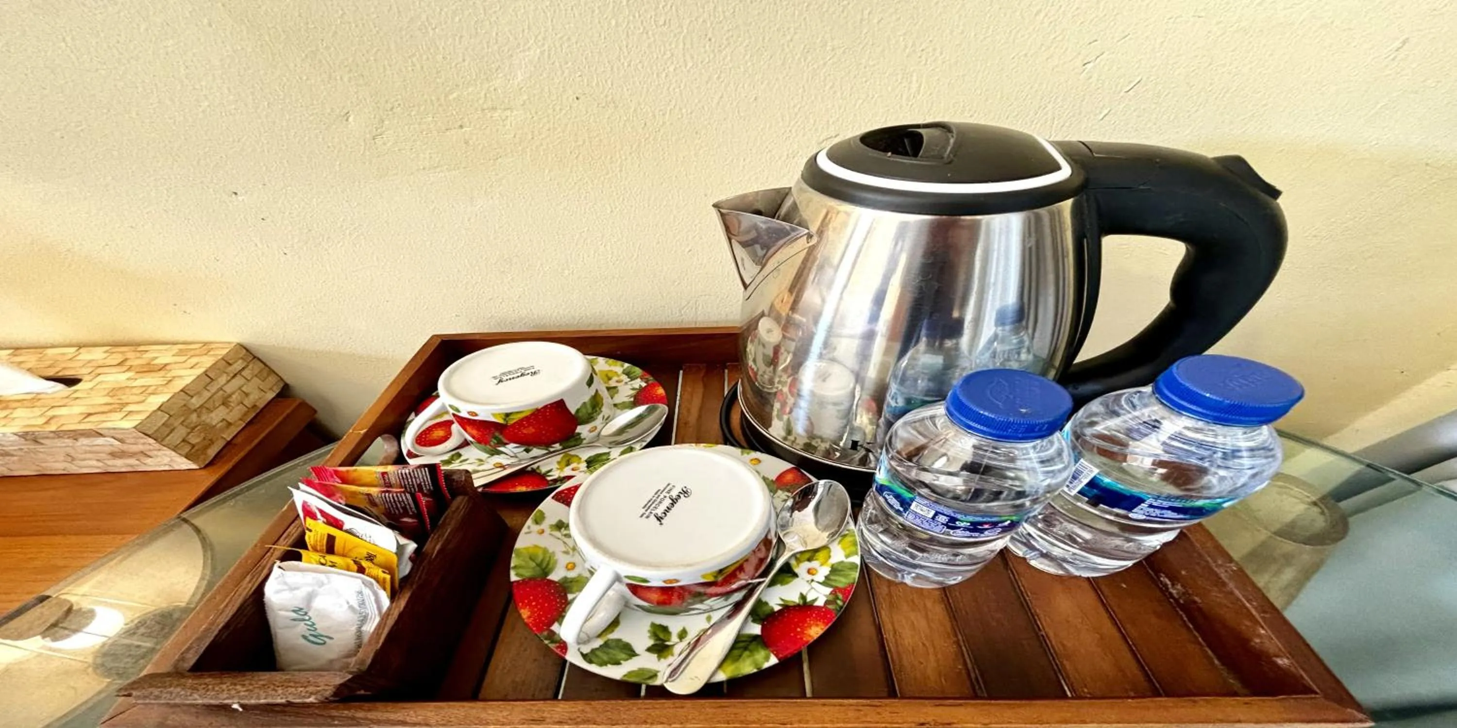 Coffee/tea facilities in Giri Krisna Guest House