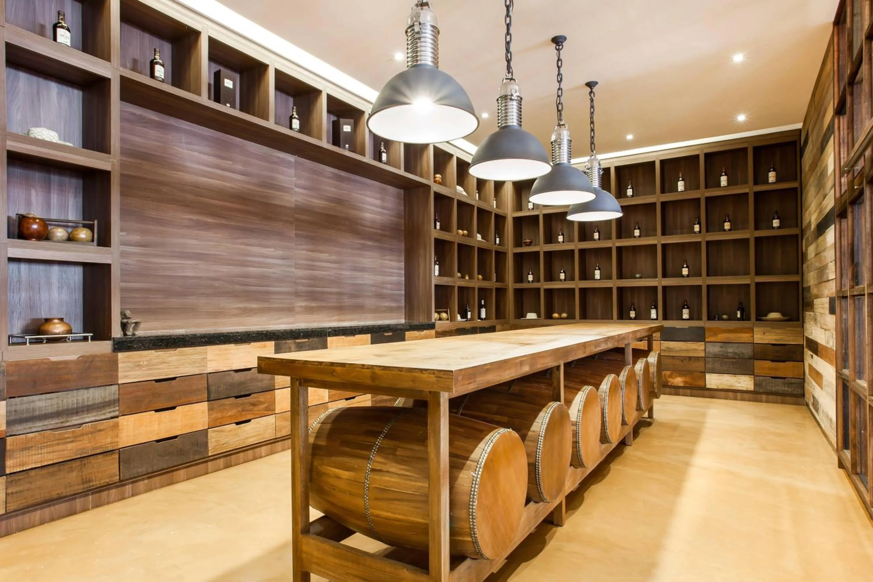 Lounge or bar in Sortis Hotel, Spa & Casino, Autograph Collection