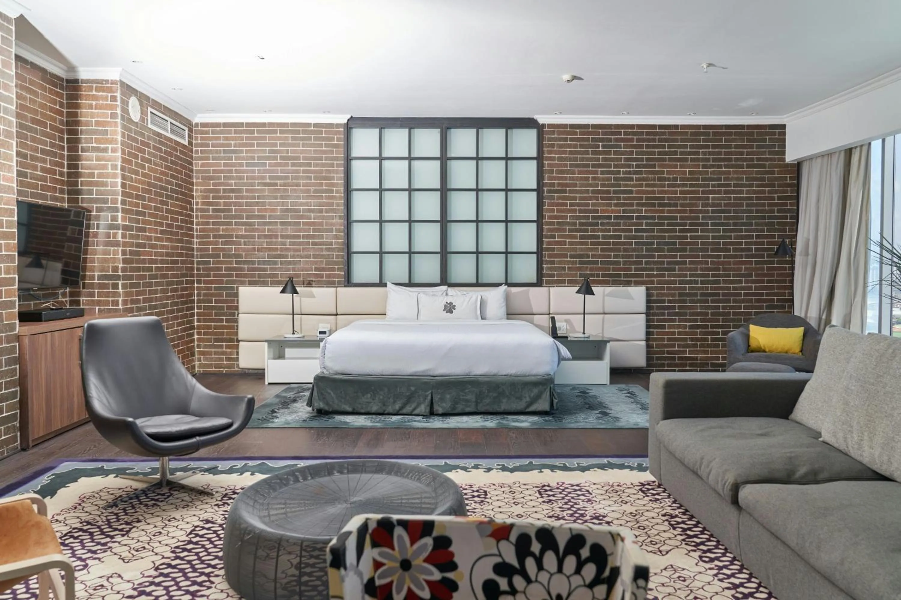 Photo of the whole room, Bed in Sortis Hotel, Spa & Casino, Autograph Collection