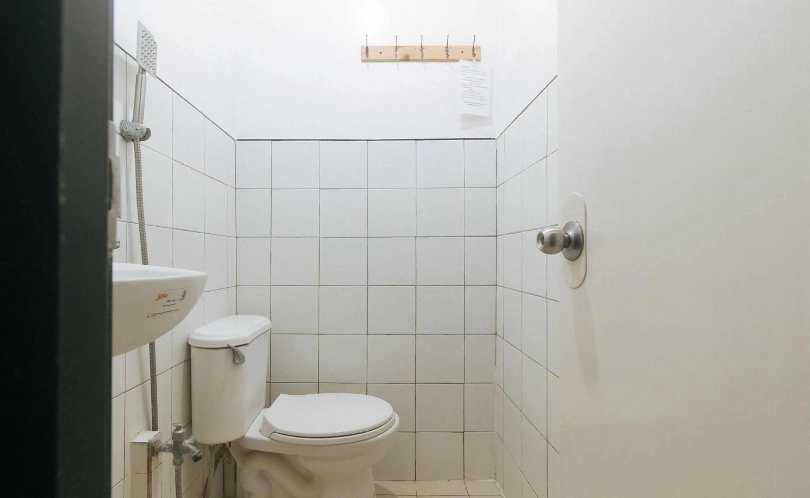 Bathroom in RedDoorz @ Boondocks Cabins Resort