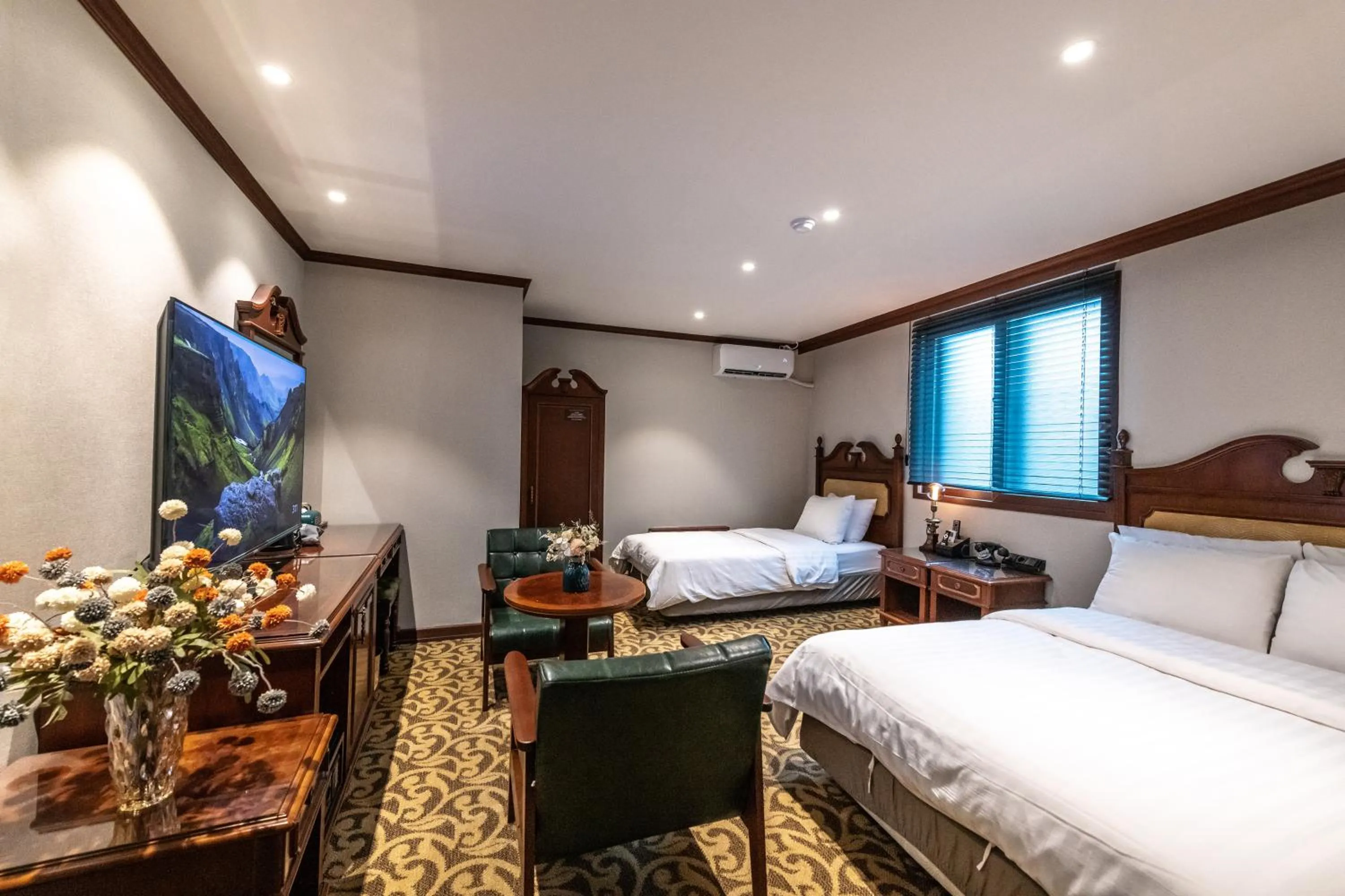 Bed in New Cheonji Hotel