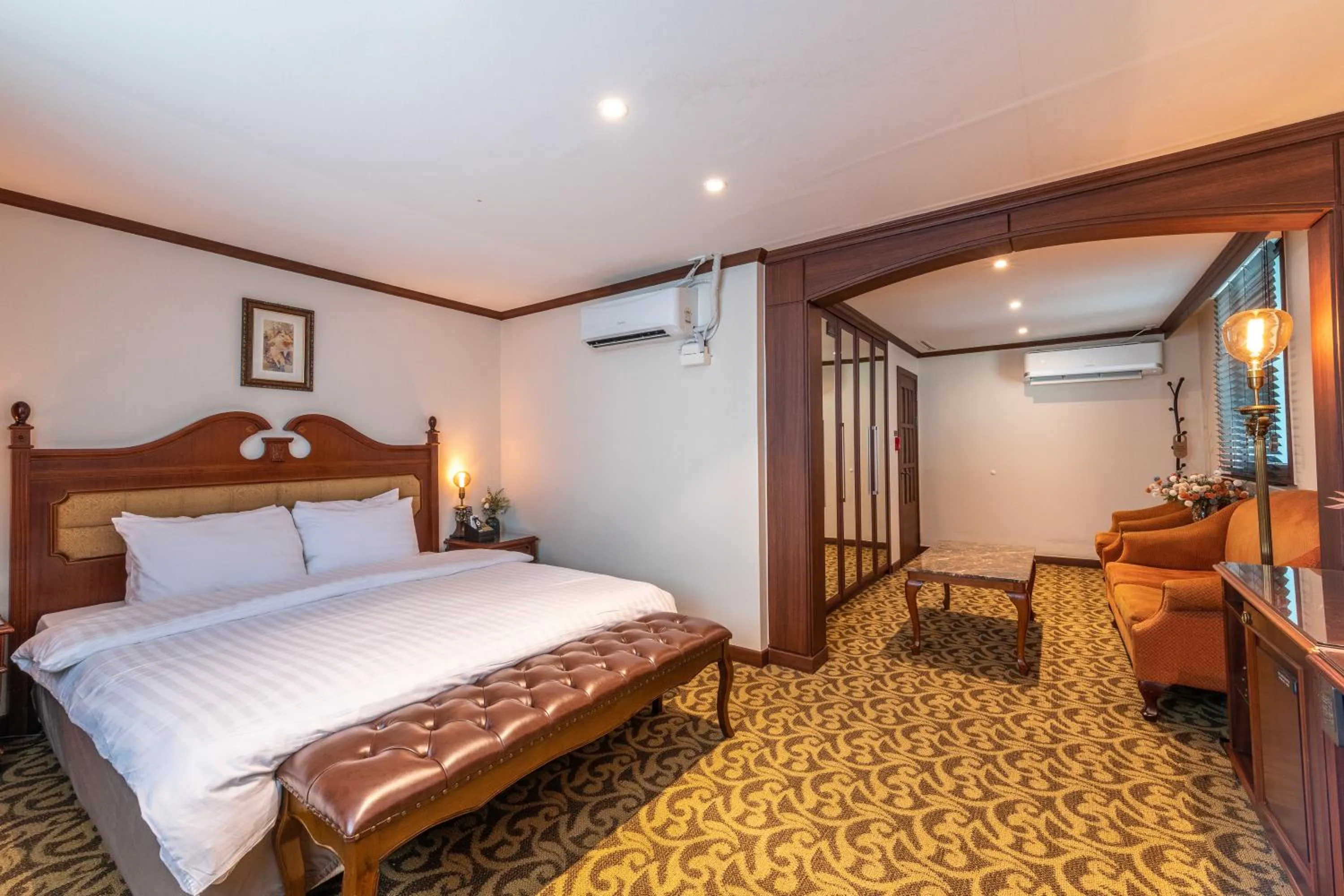 Bed in New Cheonji Hotel