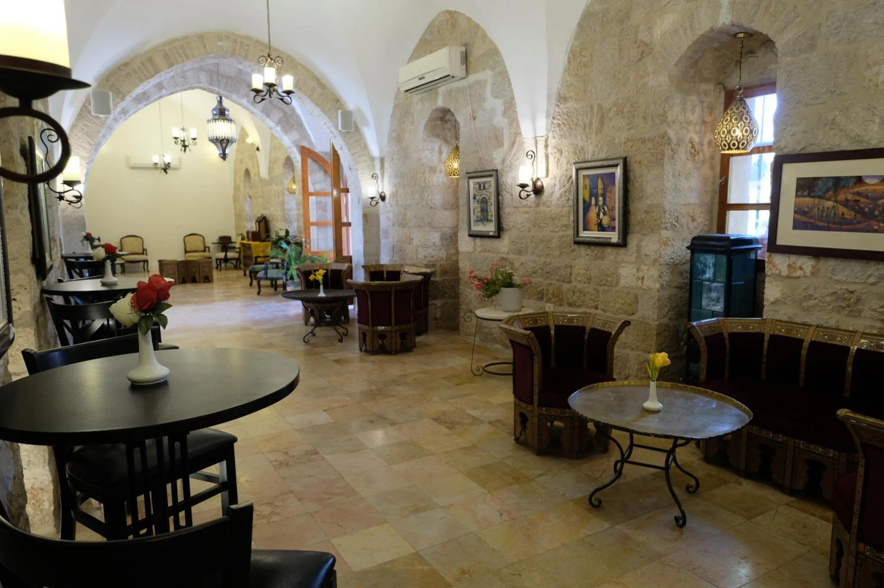 Restaurant/places to eat in St. George’s Cathedral Pilgrim Guesthouse – Jerusalem