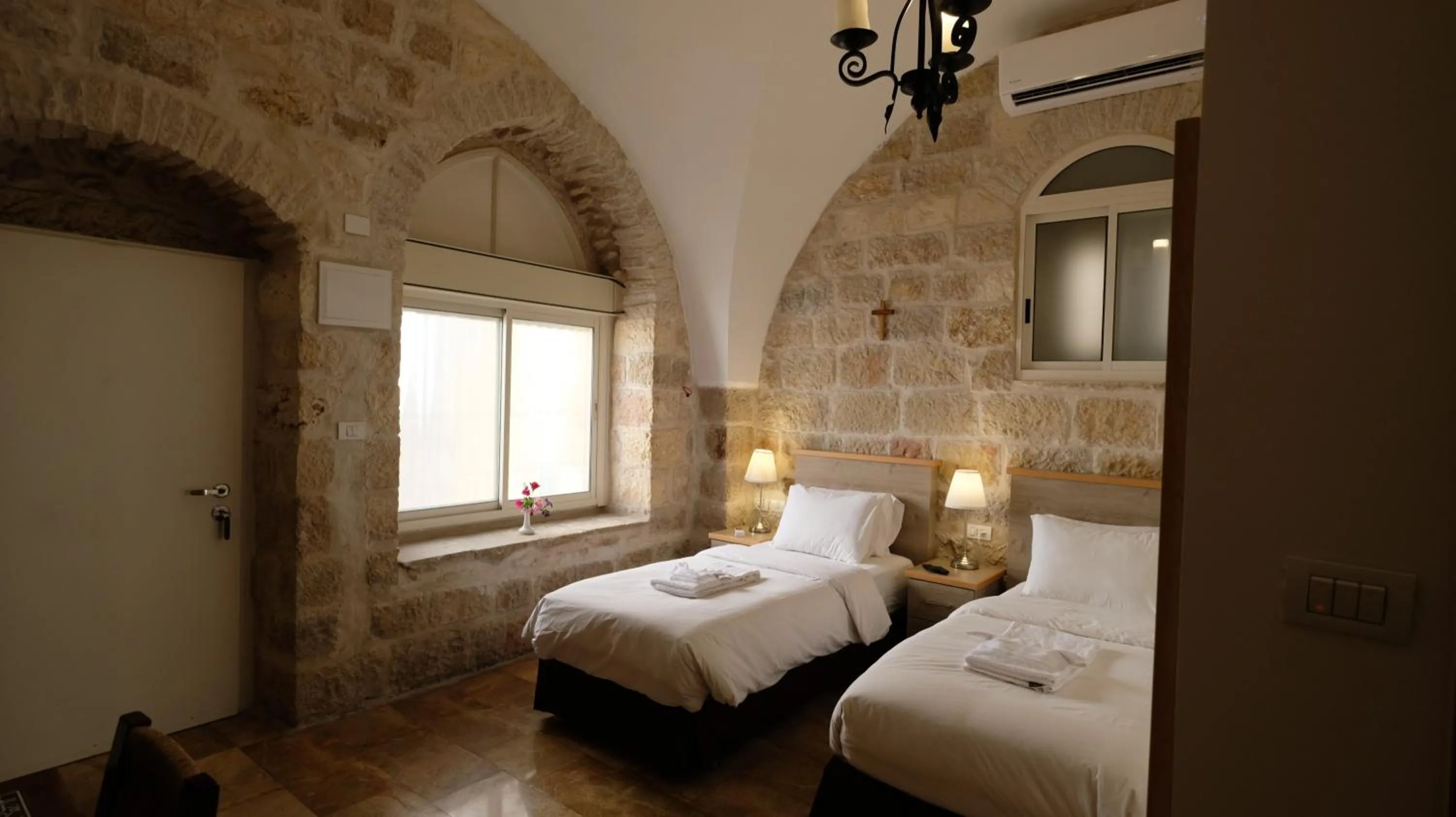 Photo of the whole room, Bed in St. George’s Cathedral Pilgrim Guesthouse – Jerusalem