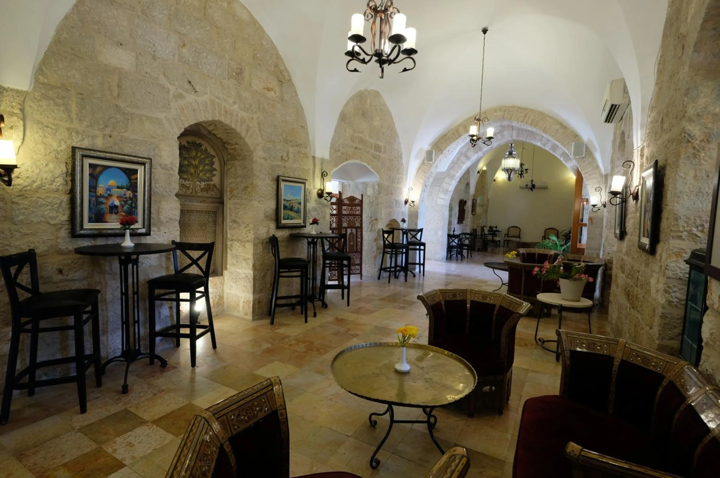 Restaurant/places to eat in St. George’s Cathedral Pilgrim Guesthouse – Jerusalem