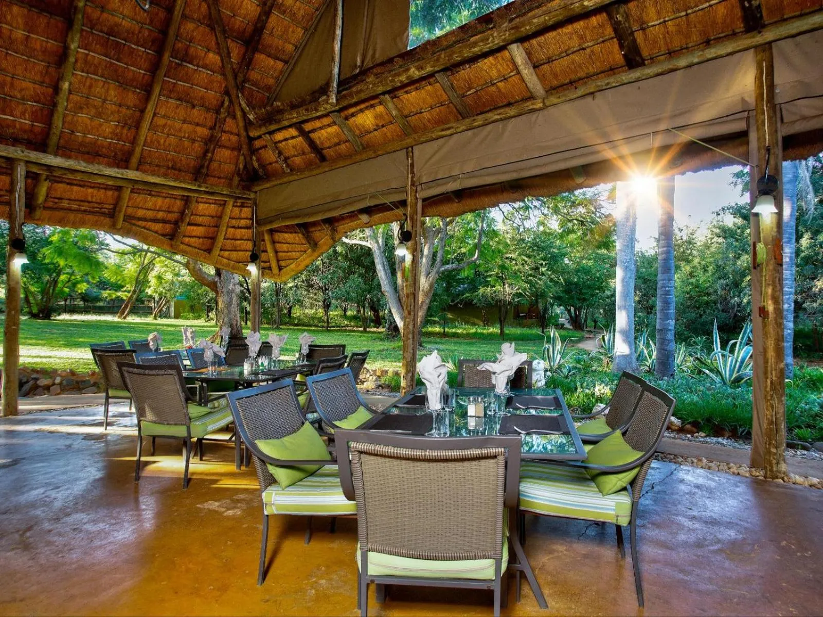 Dining area in Kubu Safari Lodge