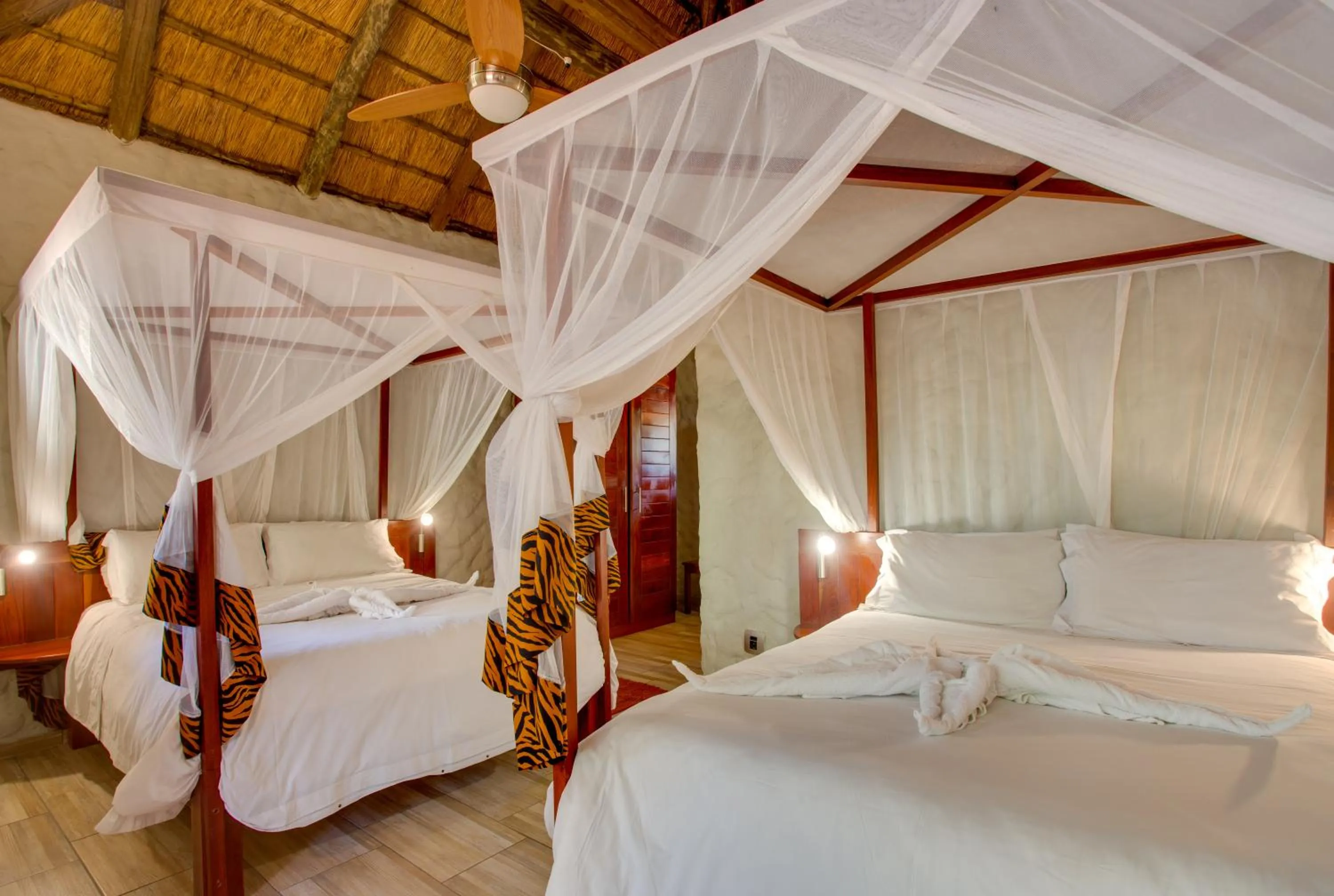 Bedroom, Bed in Kubu Safari Lodge