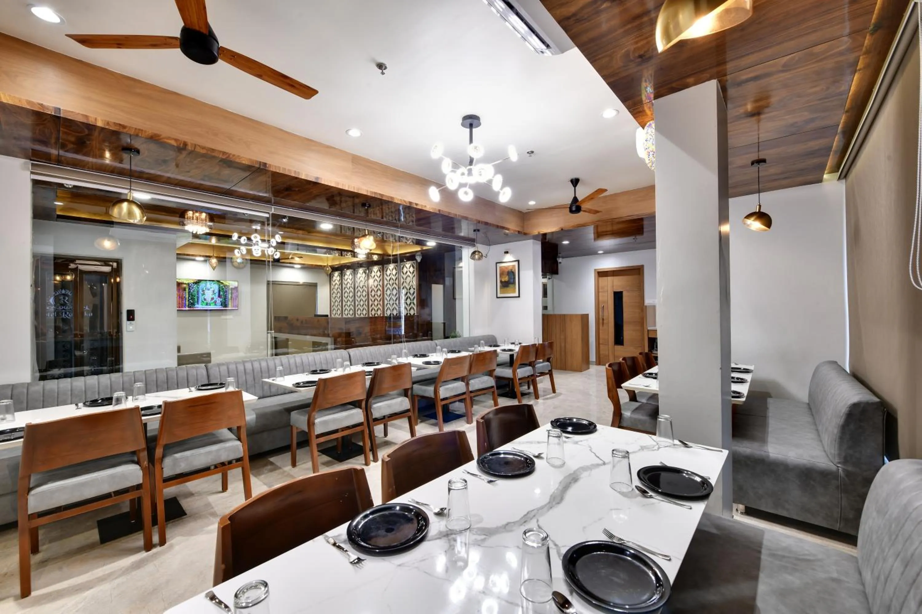 Restaurant/places to eat in HOTEL RADHIKA