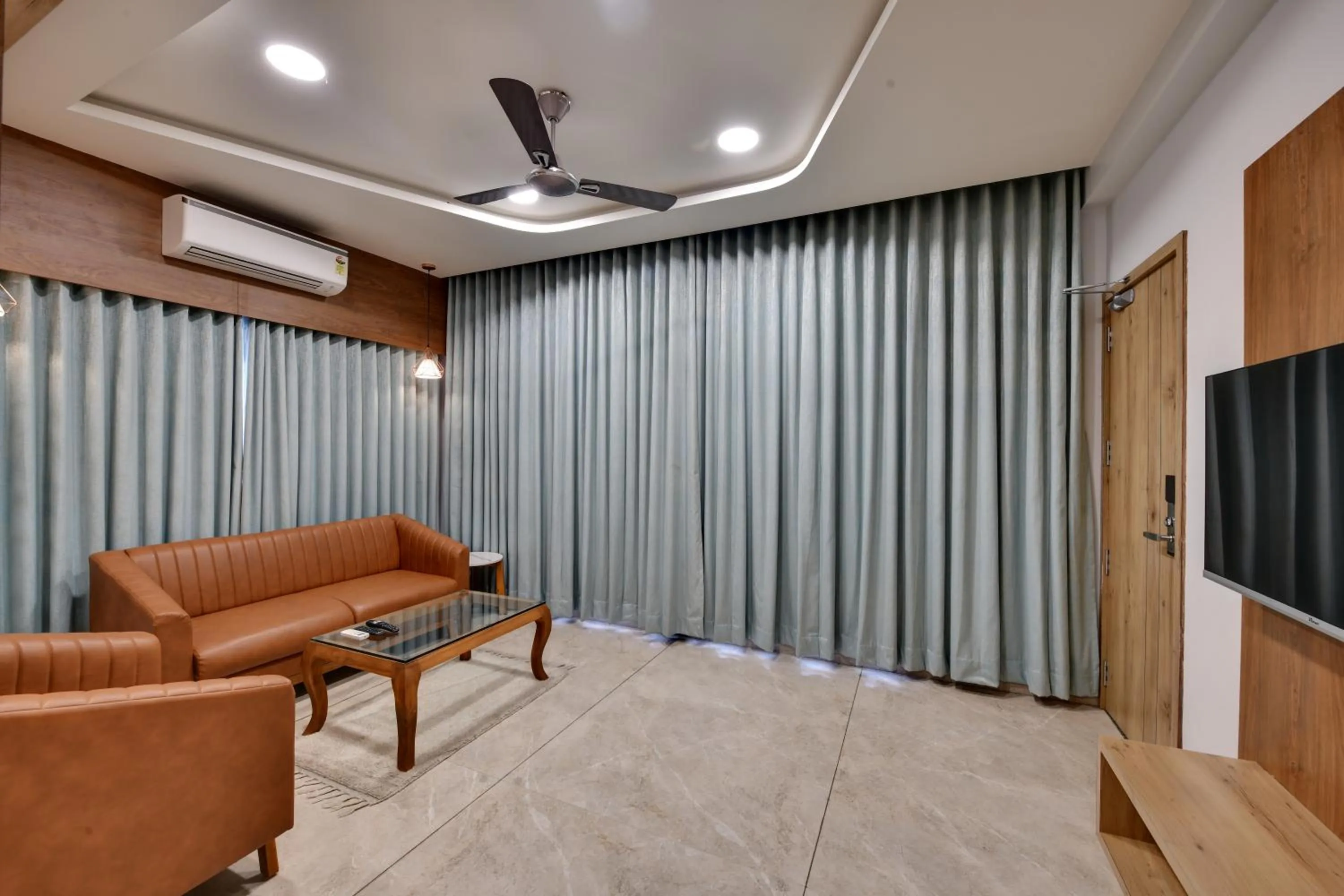 Living room in HOTEL RADHIKA