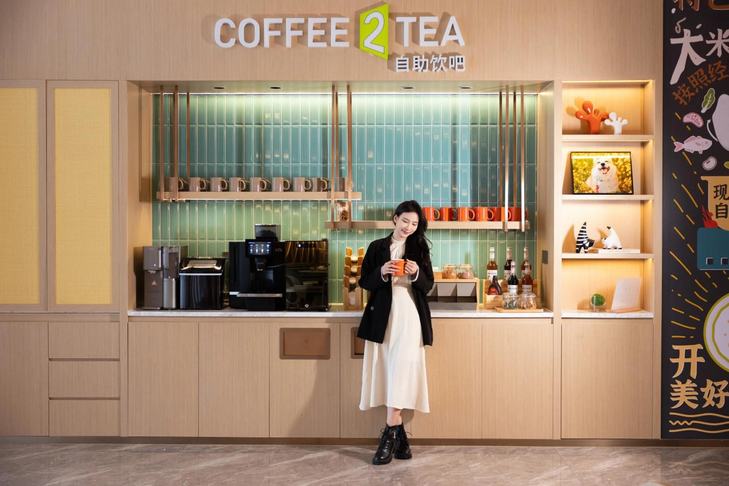 People in Home2 Suites By Hilton Hotel Guangzhou Baiyun International Airport Branch - Free Shuttle Bus to Guangzhou Baiyun International Airport & Free Deliver Service to Canton Fair Complex During Canton Fair Period