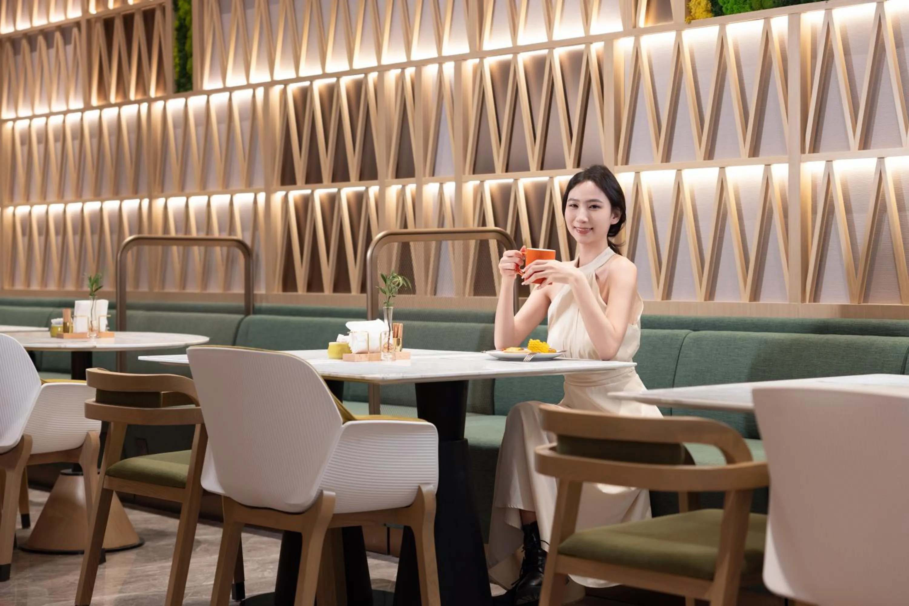 Restaurant/places to eat in Home2 Suites By Hilton Hotel Guangzhou Baiyun International Airport Branch - Free Shuttle Bus to Guangzhou Baiyun International Airport & Free Deliver Service to Canton Fair Complex During Canton Fair Period