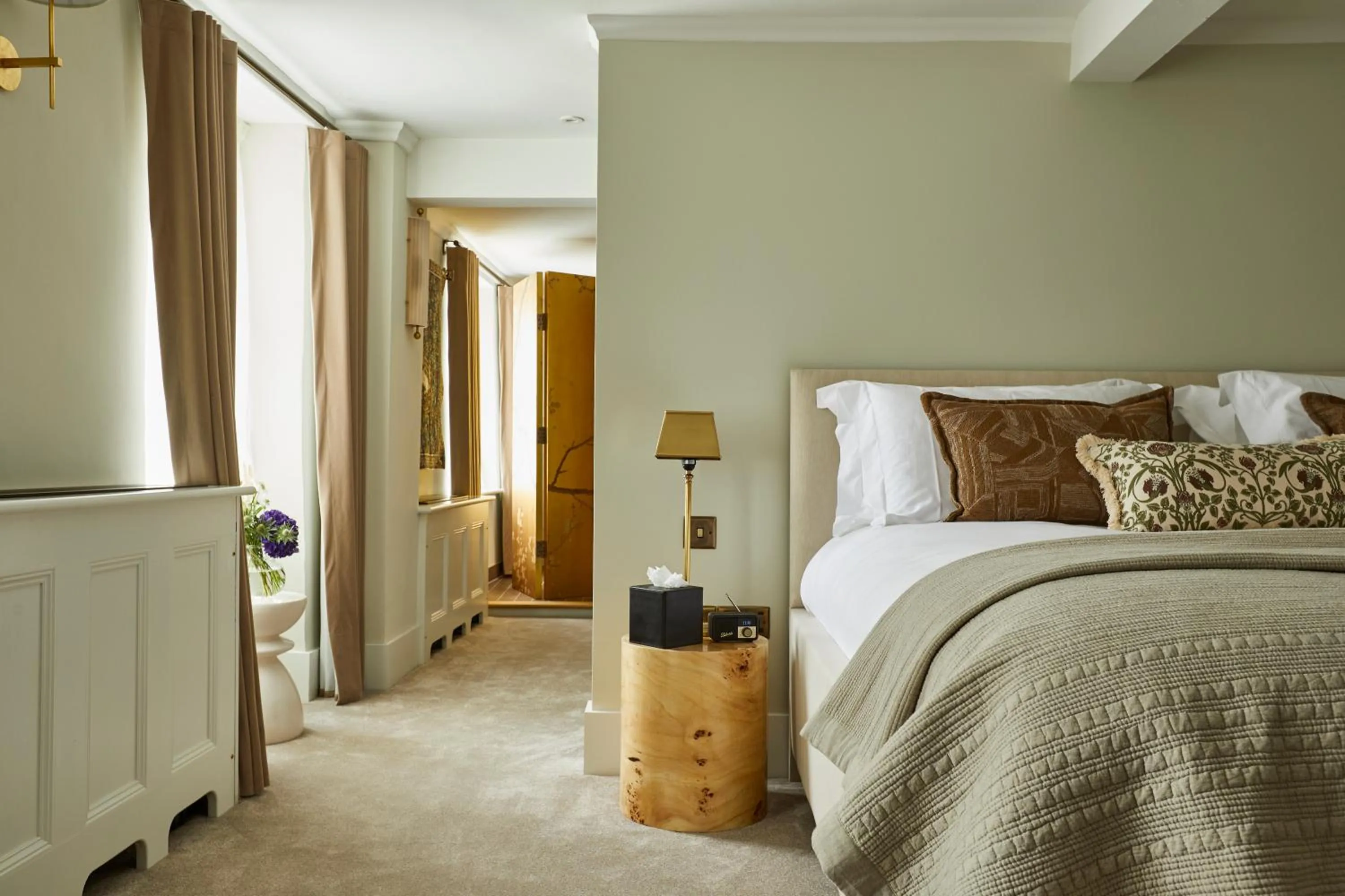 Bed in The Feathers Hotel