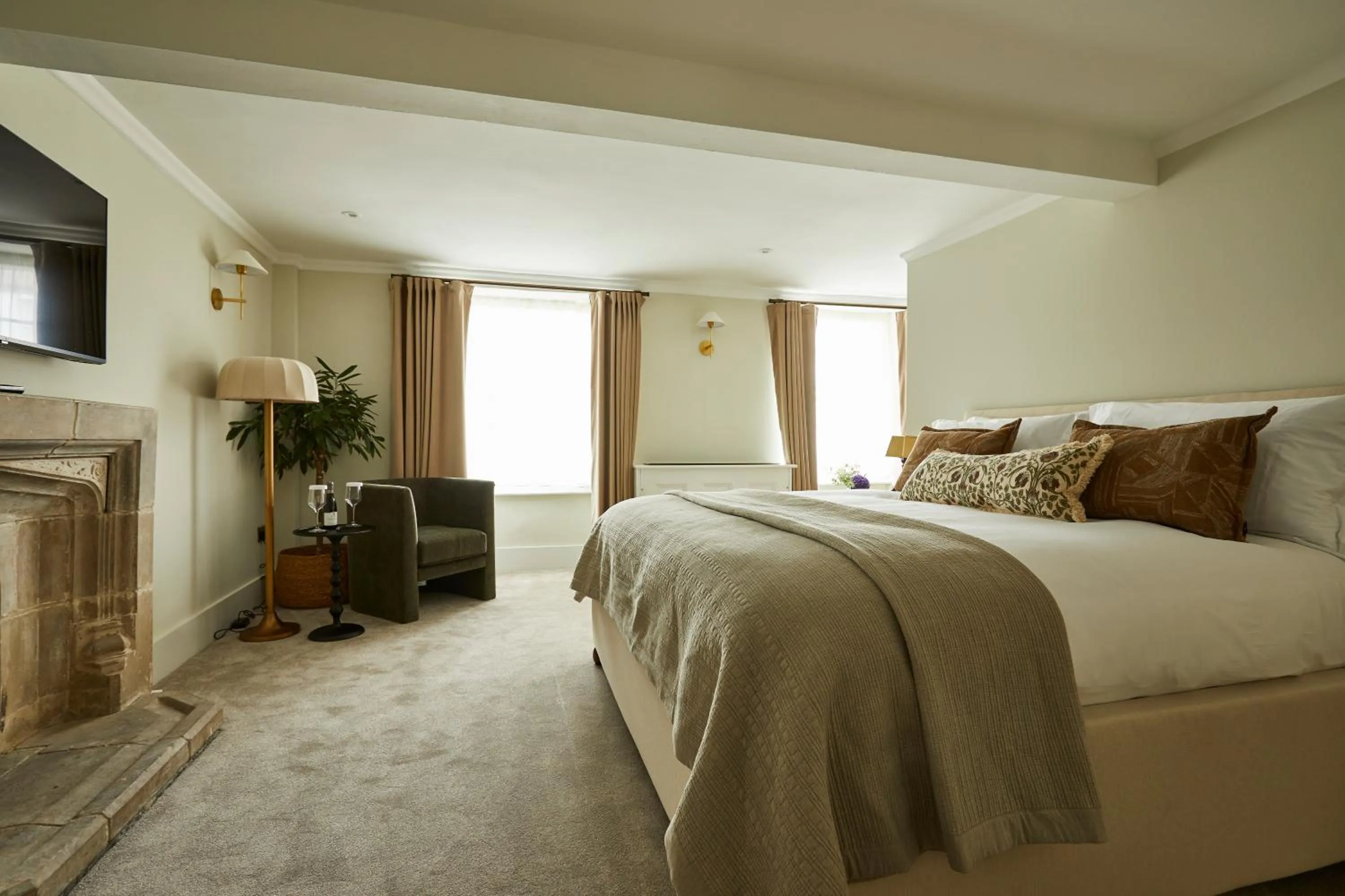 Bed in The Feathers Hotel