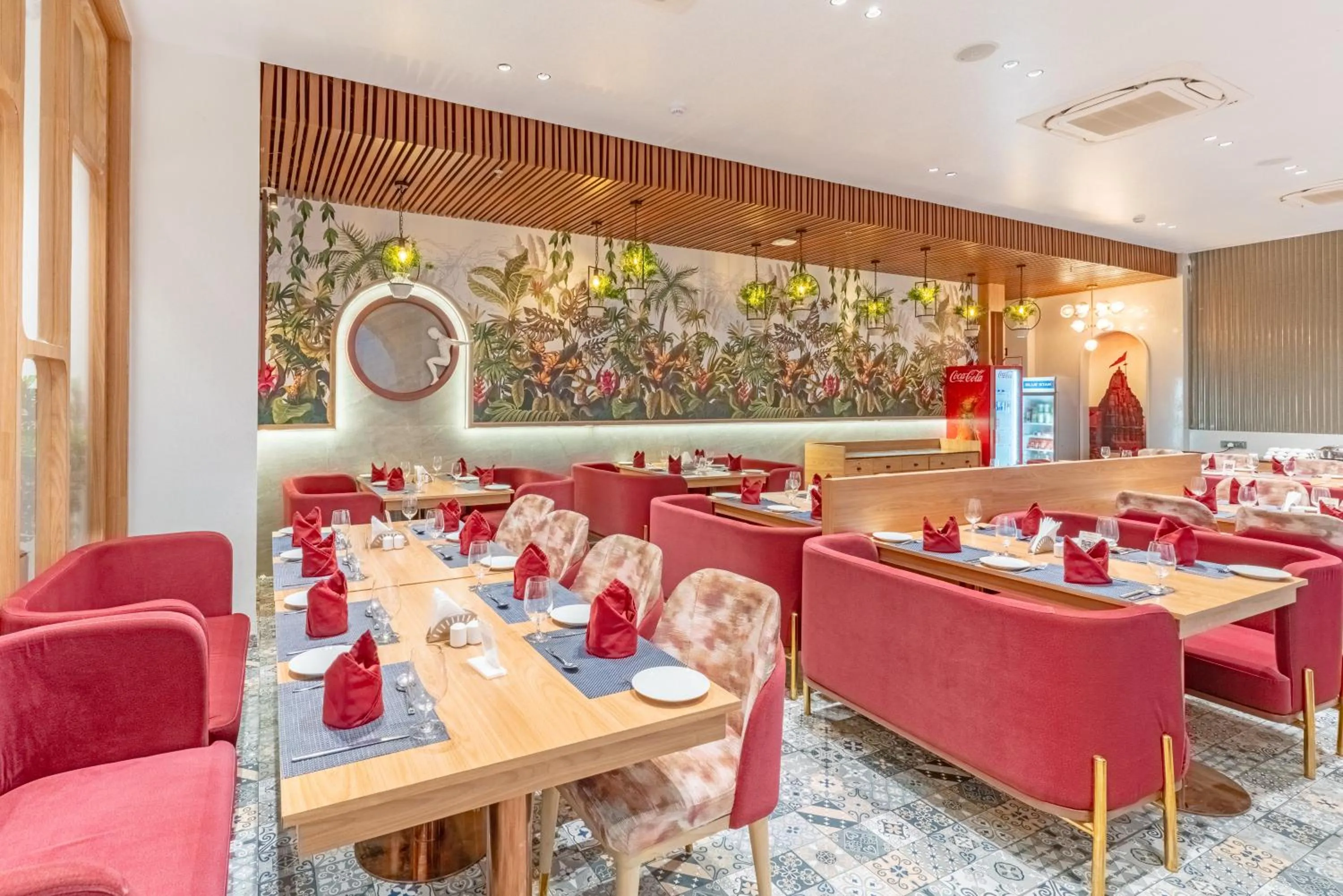 Restaurant/places to eat in Pride Elite Dwarka Near Dwarkadhish Temple